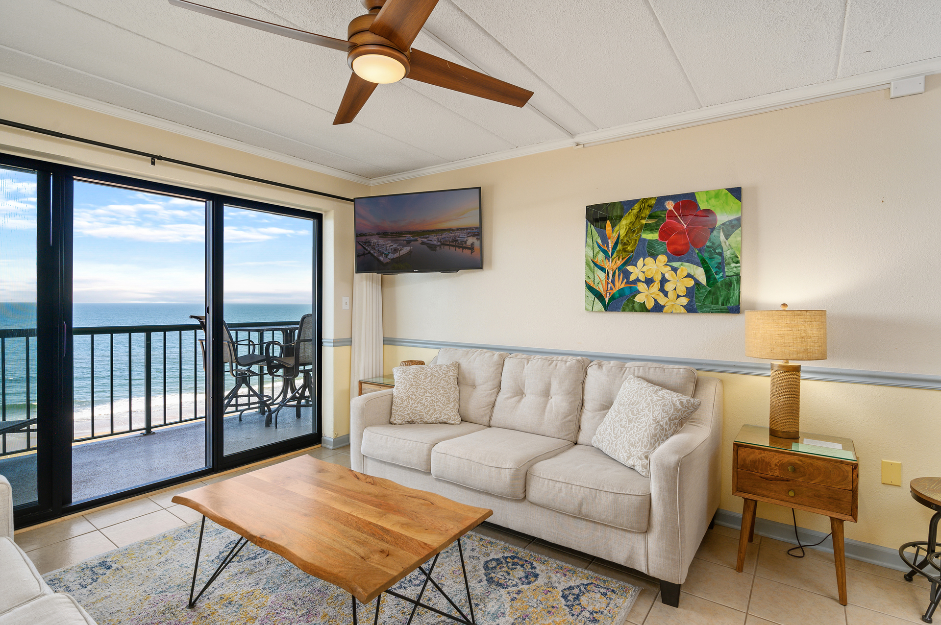 Cozy up to enjoy the stunning Oceanfront view!