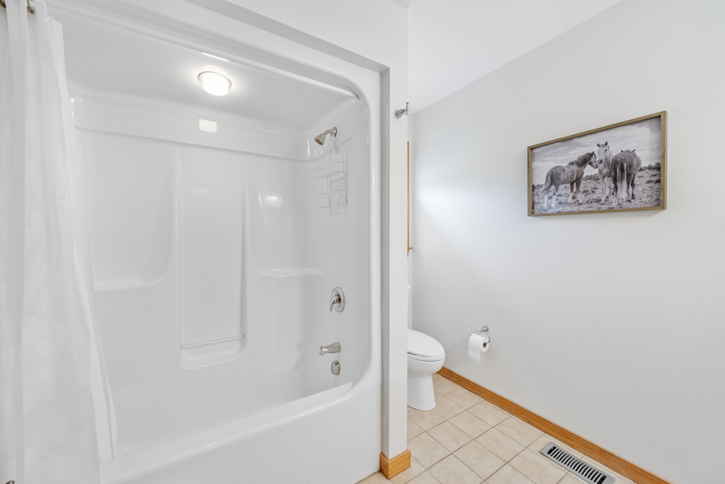 Full Bath 2 has a Tub/Shower Combo.