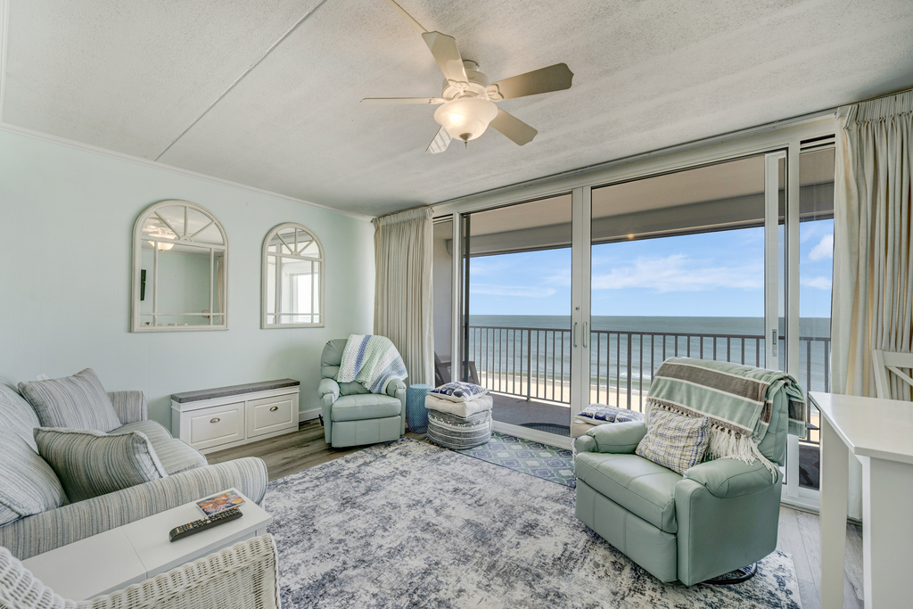 The Private Balcony is a great space to start your morning with a cup of coffee while breathing in that salty sweet Ocean air or end your day just gazing at the night sky.