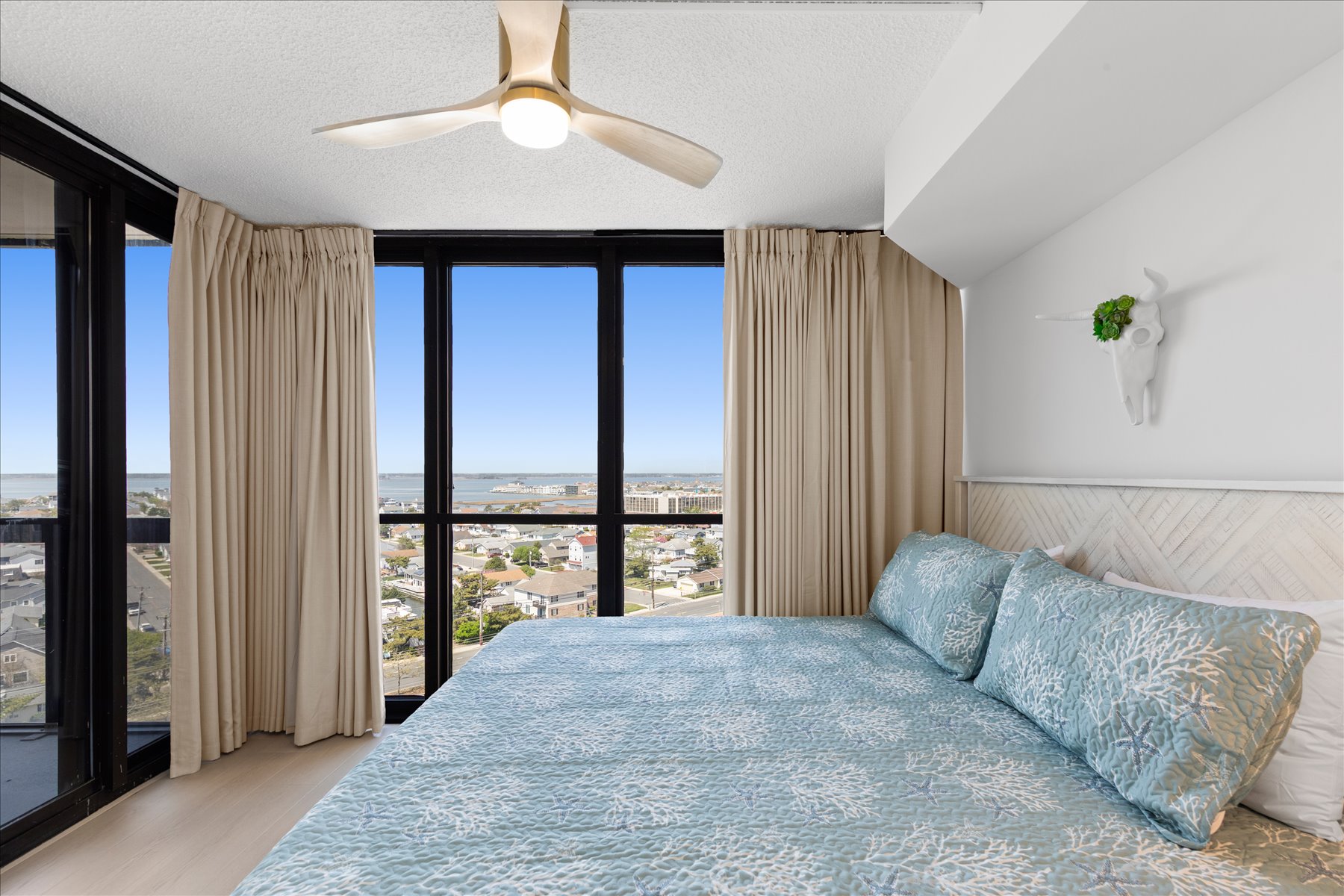 22-10900 Coastal Hwy #1018-22