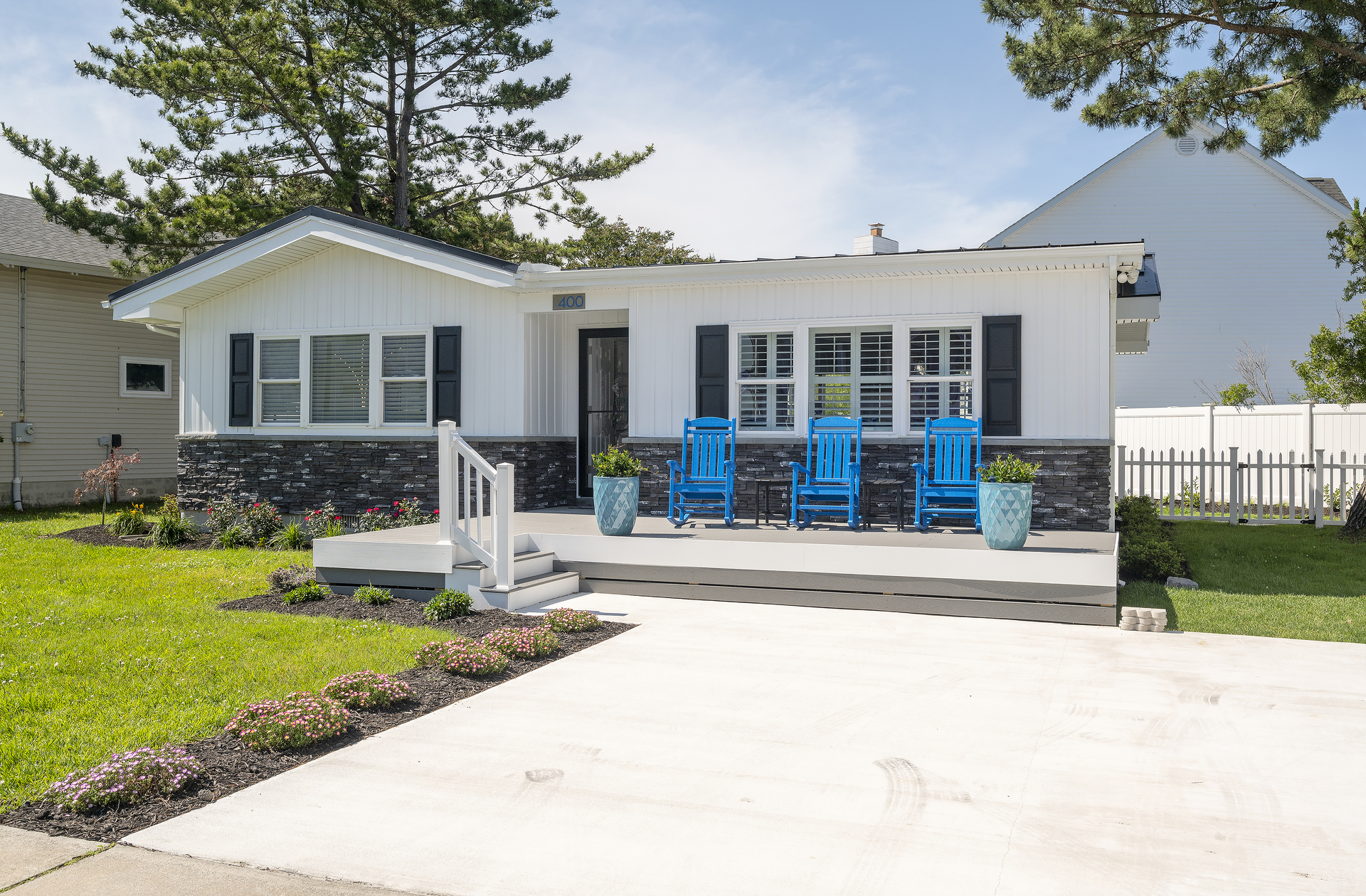 For the family that wants it ALL on your next beach getaway, 400 Bayshore is waiting for YOU!