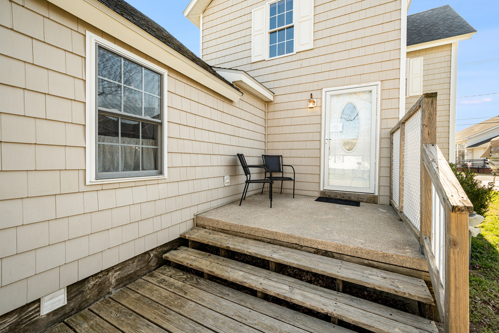 Sit back and take in that salty, sweet sea breeze on the back deck.