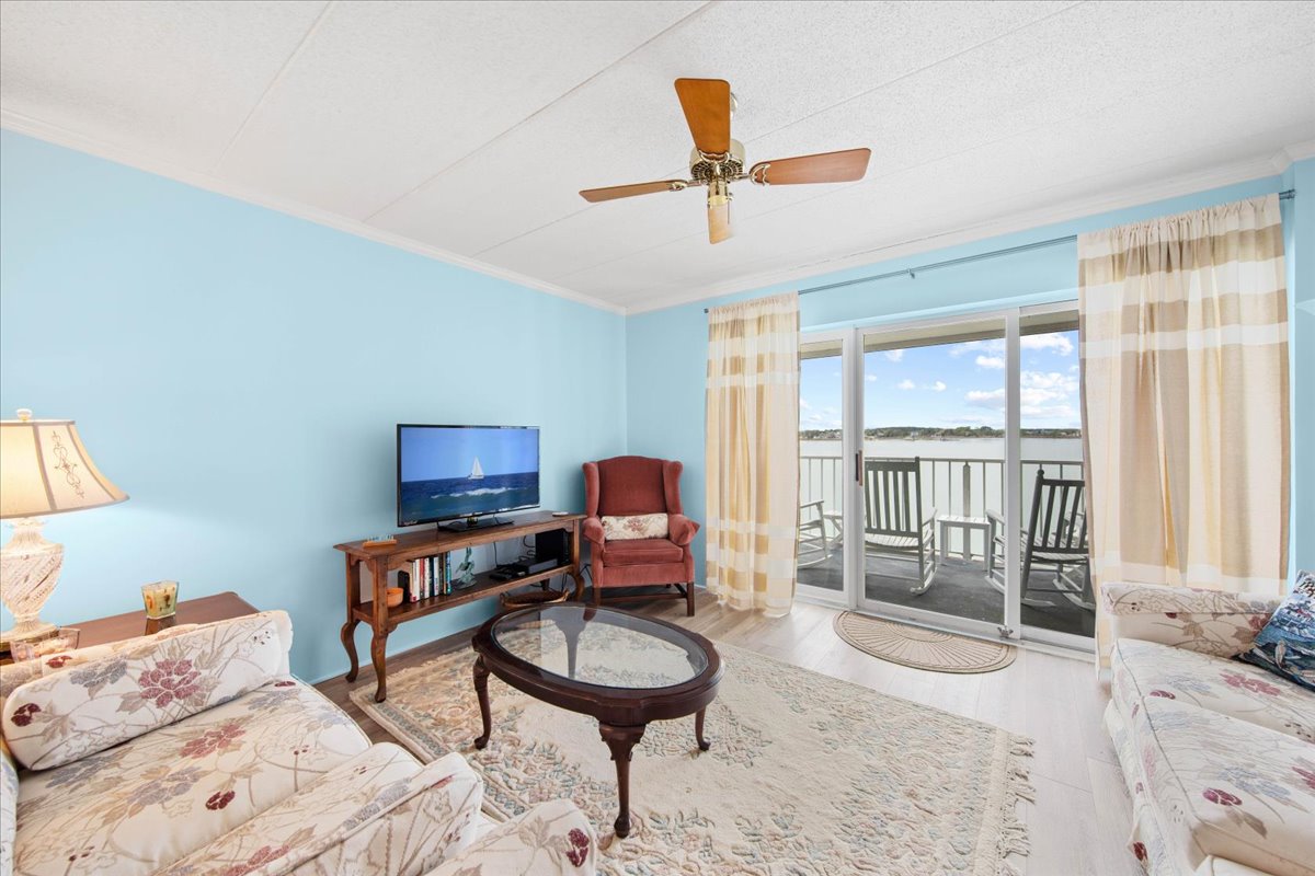 Relax and enjoy the AC, Free Wi-Fi, & Flat Screen TV.