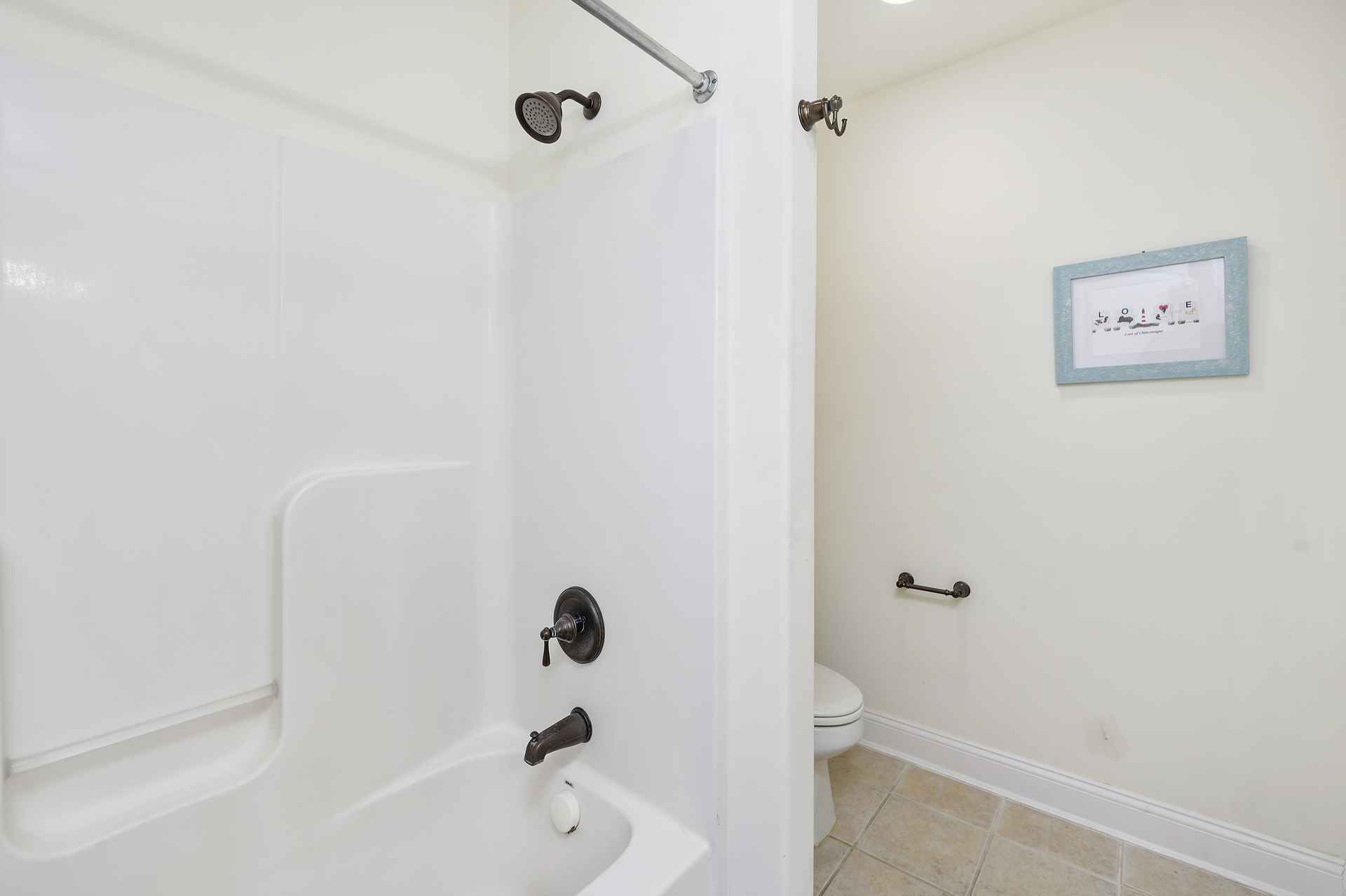 Full Bath 1 has a Tub/Shower Combo.