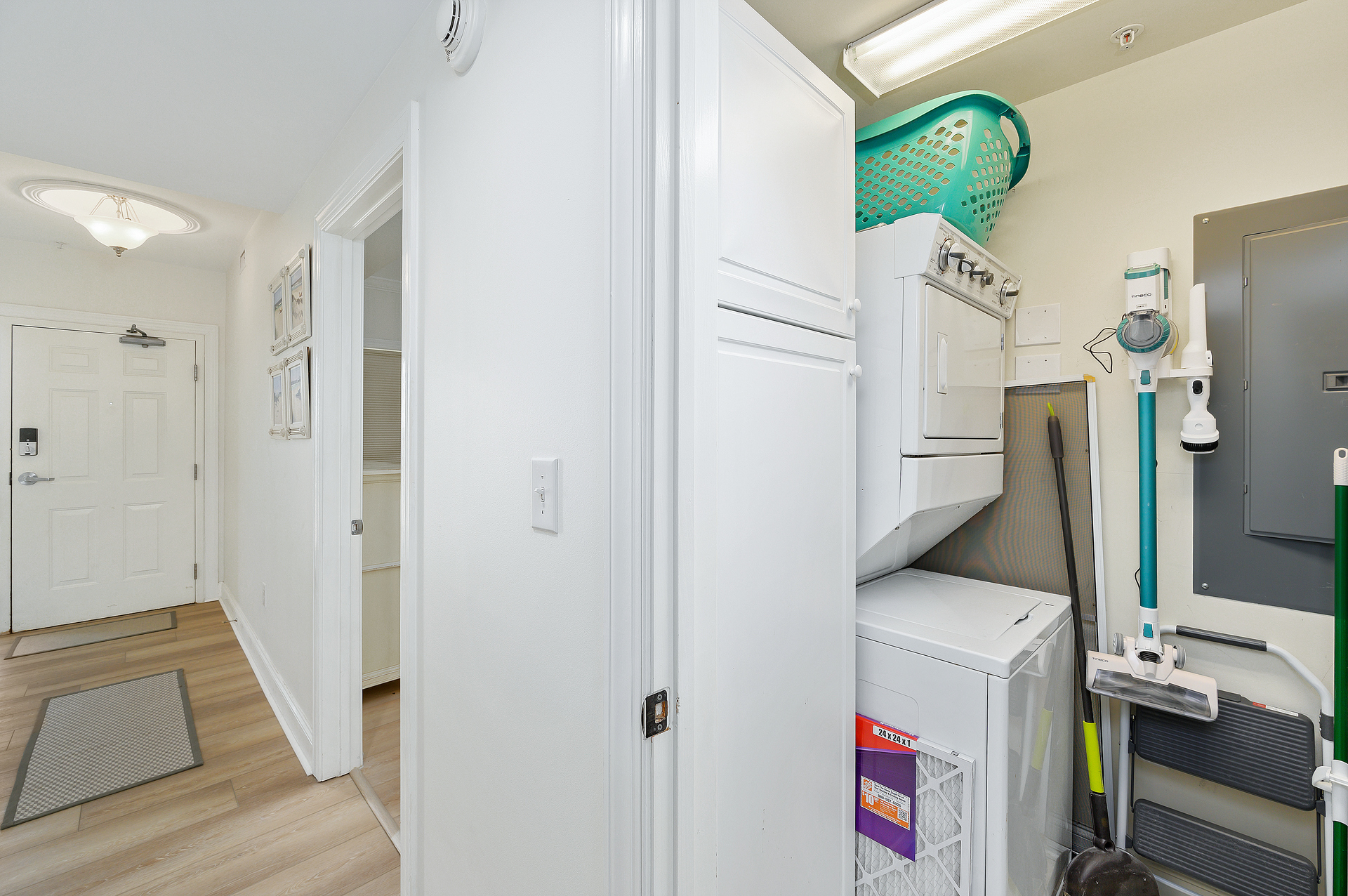 You don't need to over-pack with this convenient Laundry Room