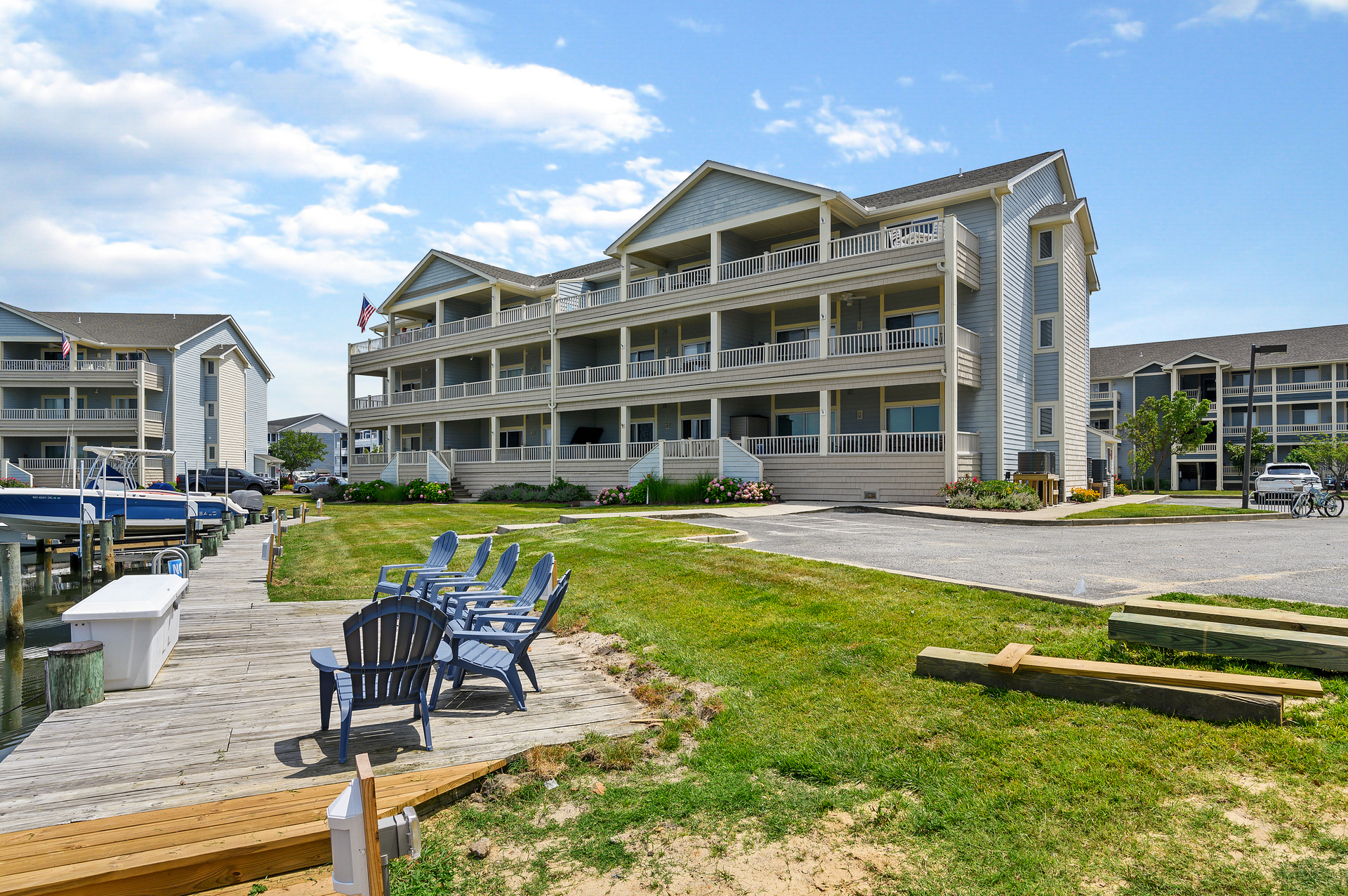 Conveniently located within walking distance to many outdoor family fun activities!