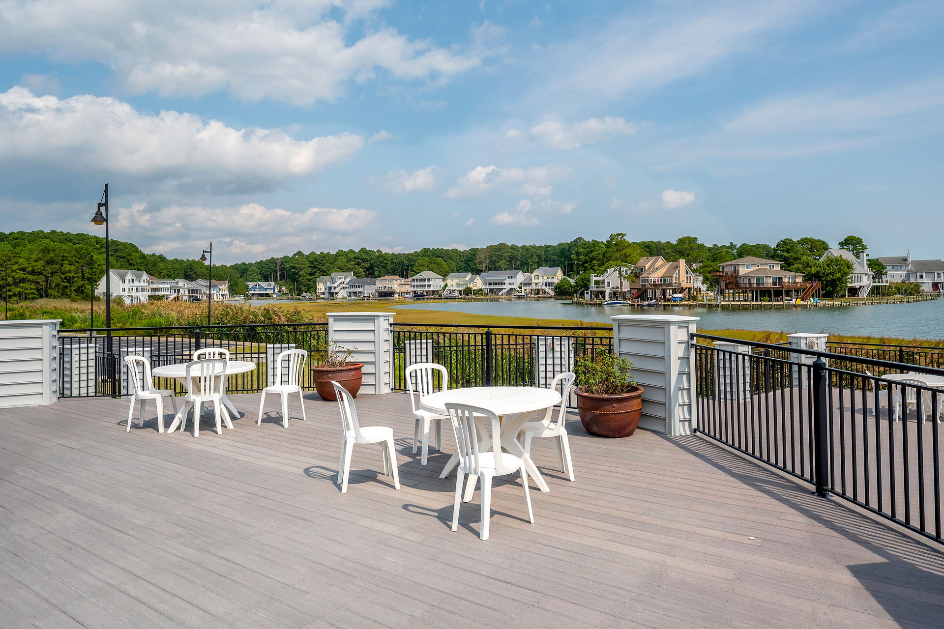Captain's Cove Marina Pool with Tiki Bar - Amenity Fees Apply.