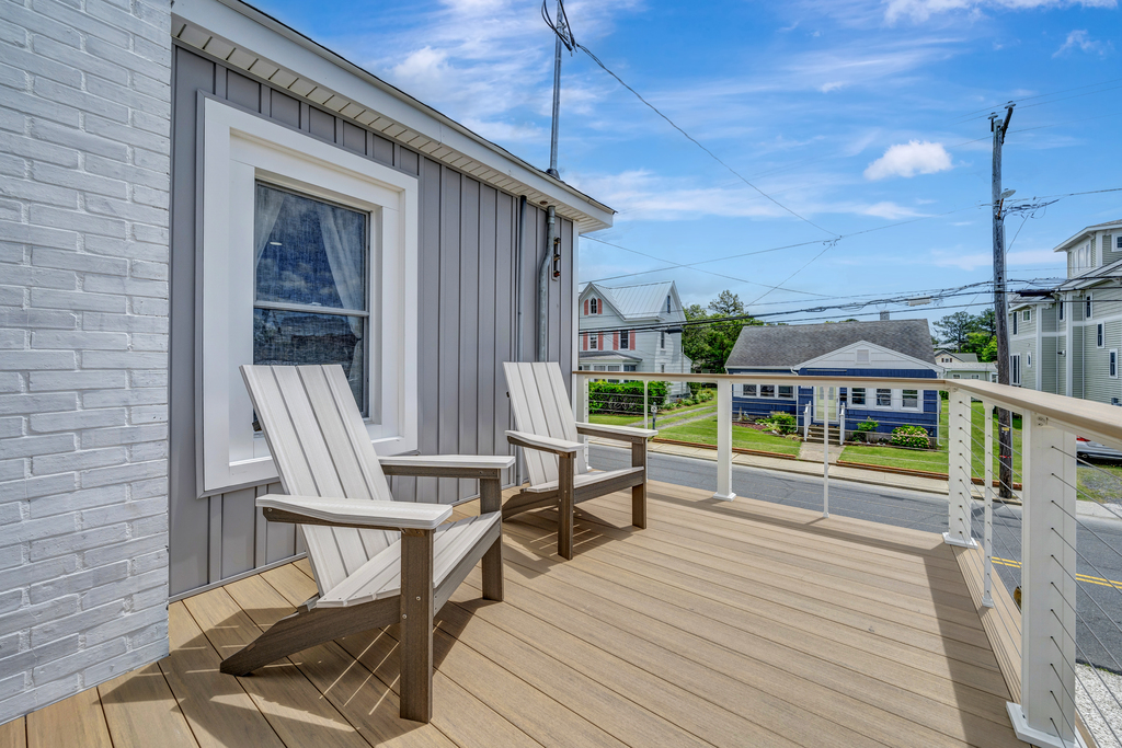 Enjoy your coffee on the Front Deck and watch the Island come to life each morning.