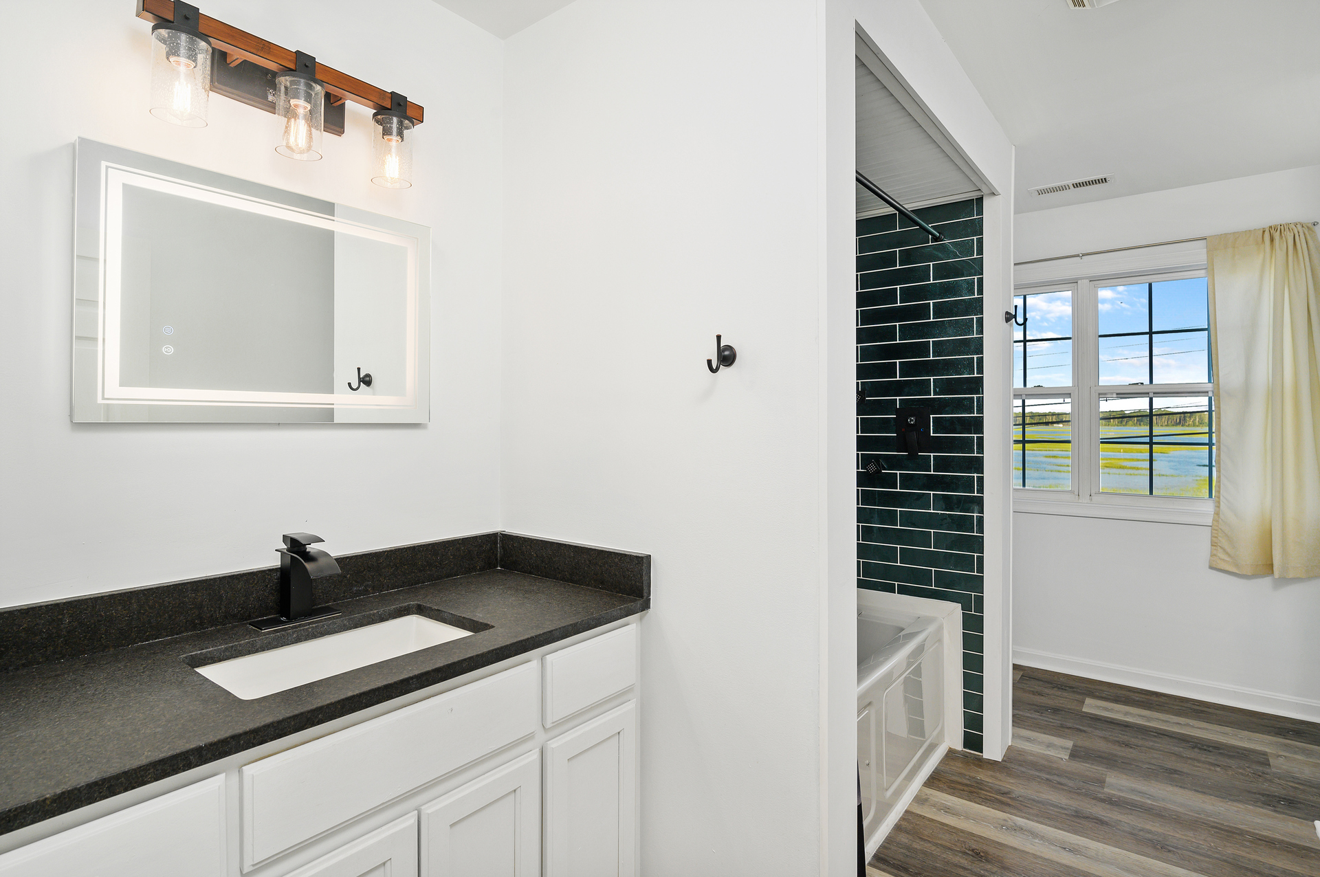 Spectacular Newly Renovated Full Bath Upstairs!