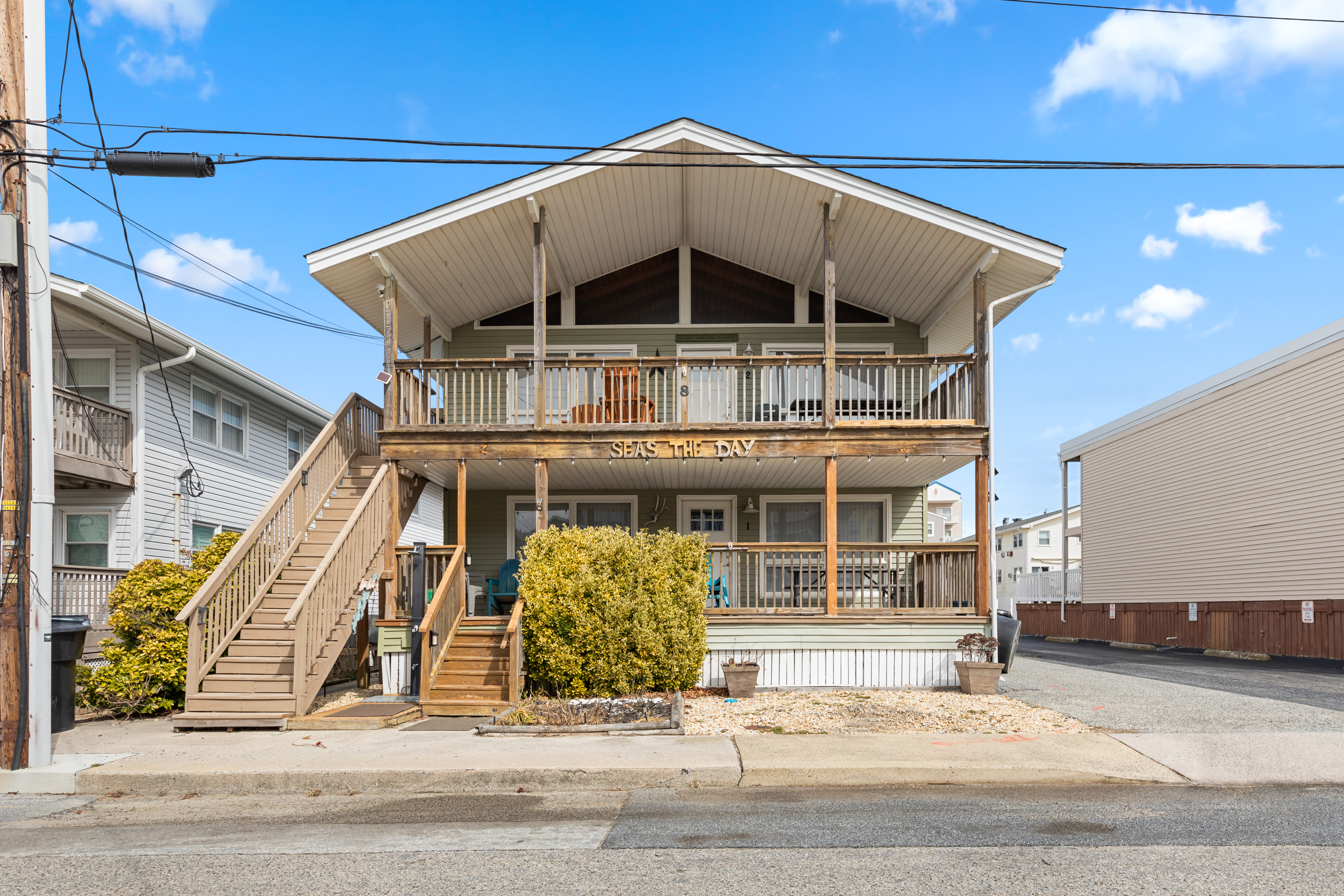 Seas the Day 1 sleeps a family of 8!