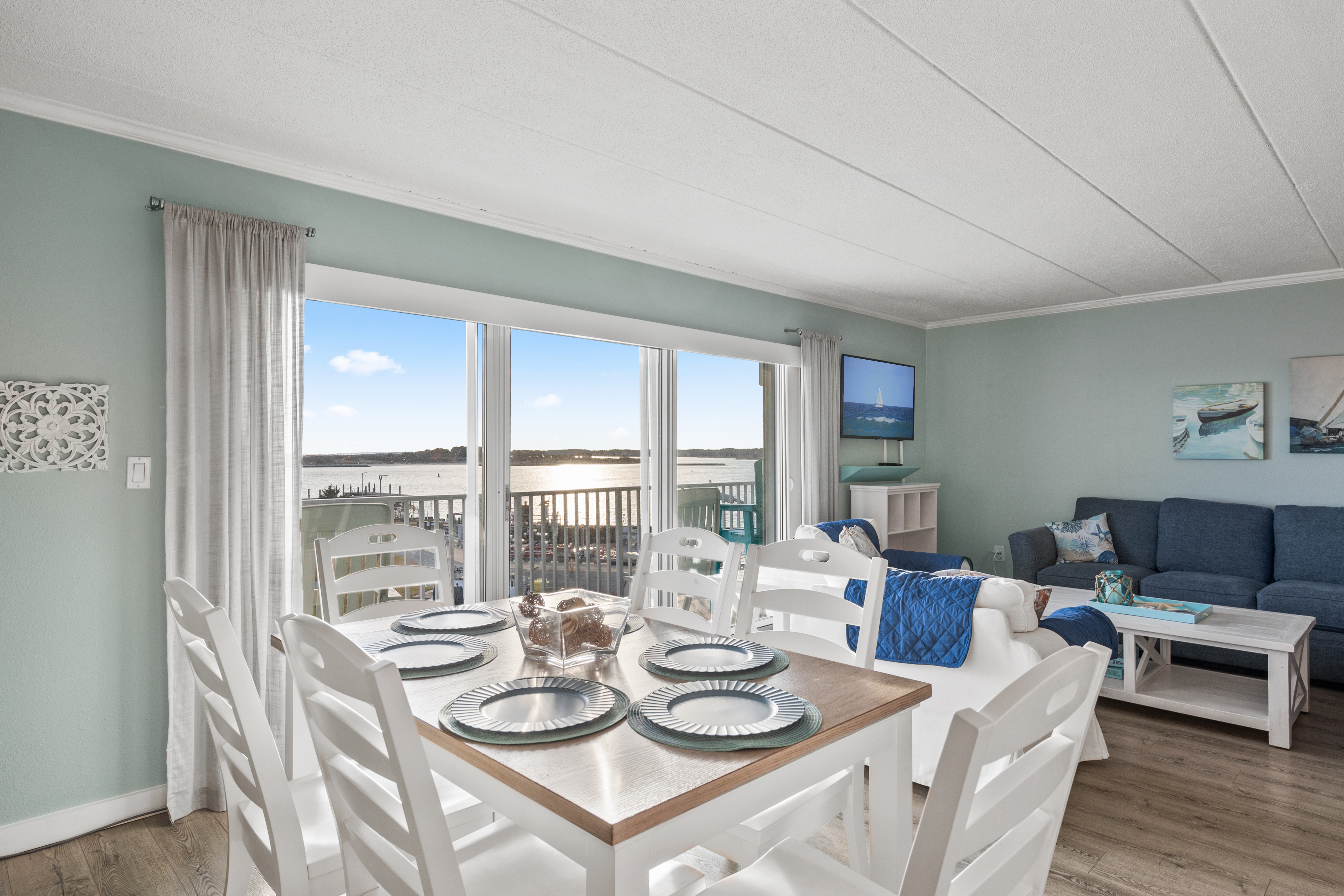 Enjoy a warm, home cooked meal with Gorgeous Bay Views.
