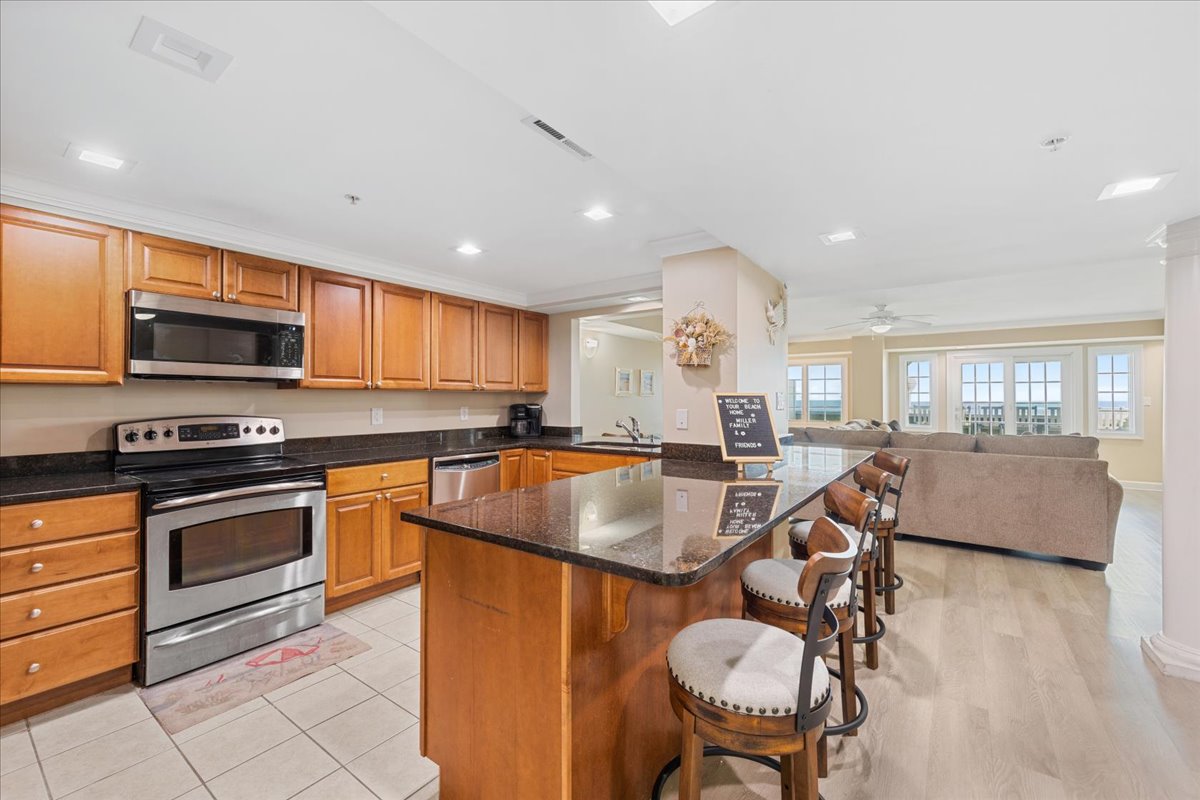 Grab a quick bite before hitting the Beach at the Breakfast Bar.