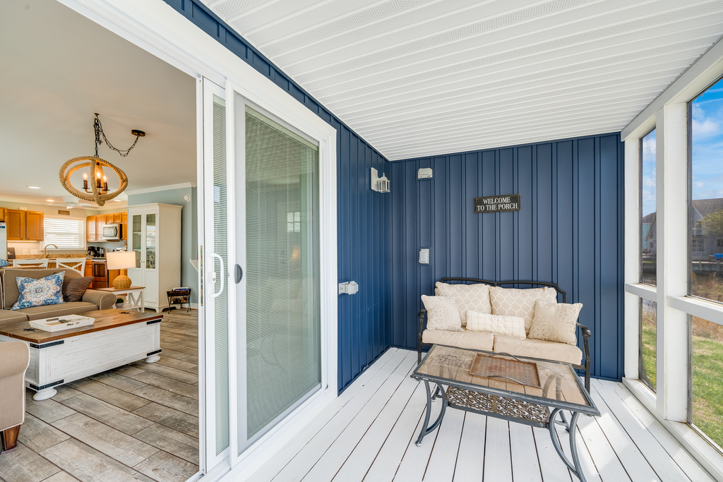 Enjoy a peaceful night out with breathtaking bay views.