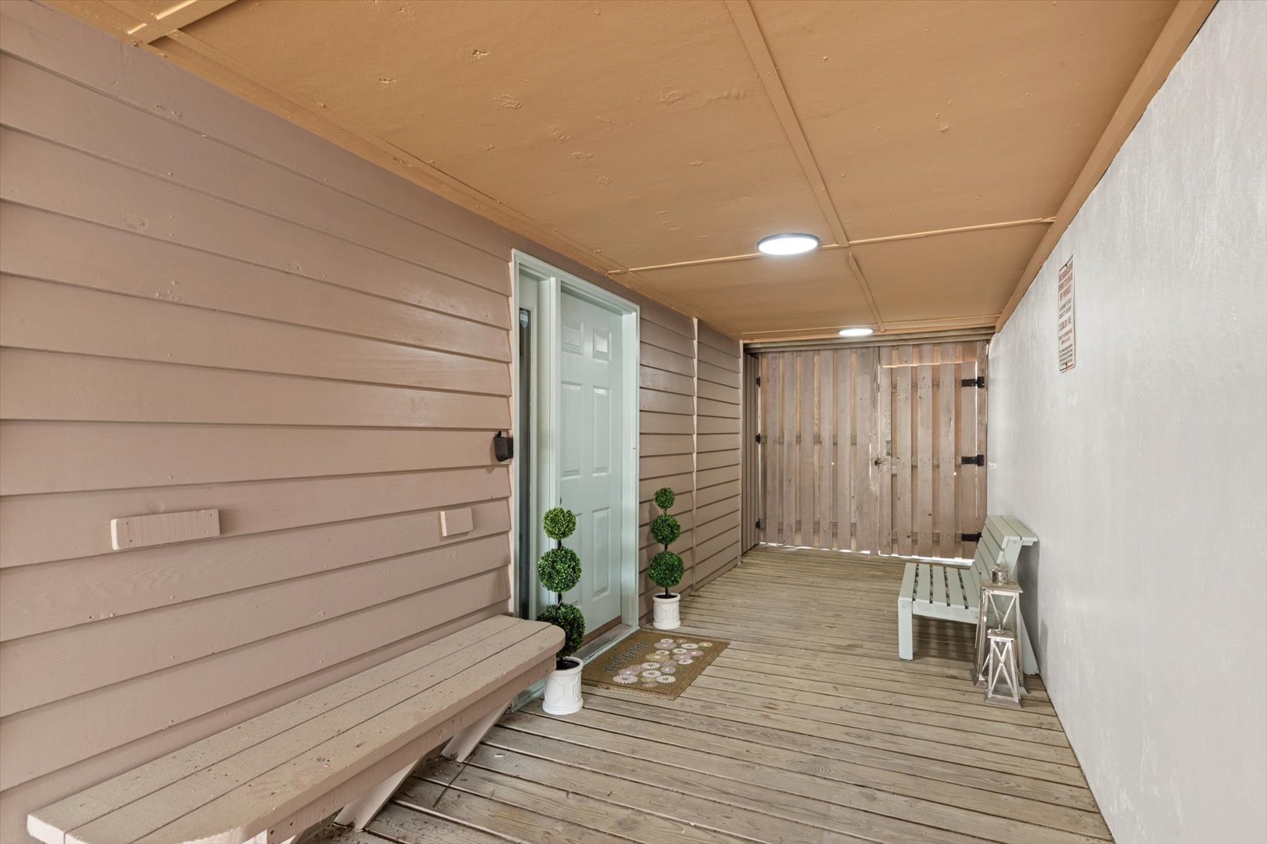 Welcoming entryway to Beach Loft 2C!