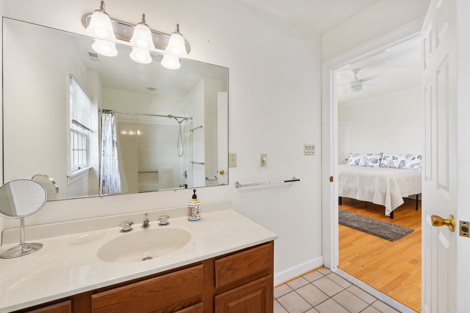 Private Master Bath.