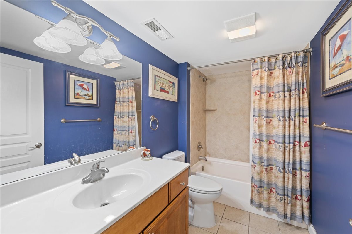 Full Shared Bath with a Shower/Tub Combo.