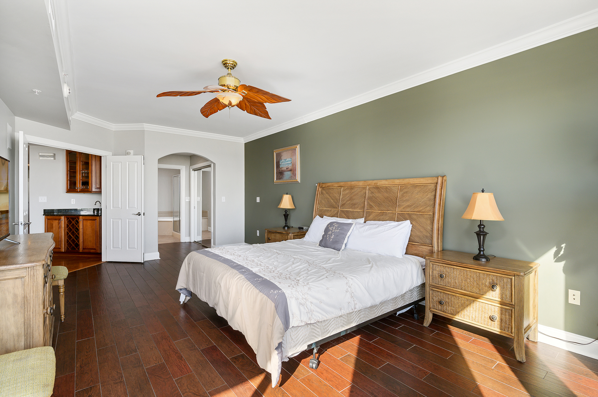 Big open floor plan with beautiful natural lighting!