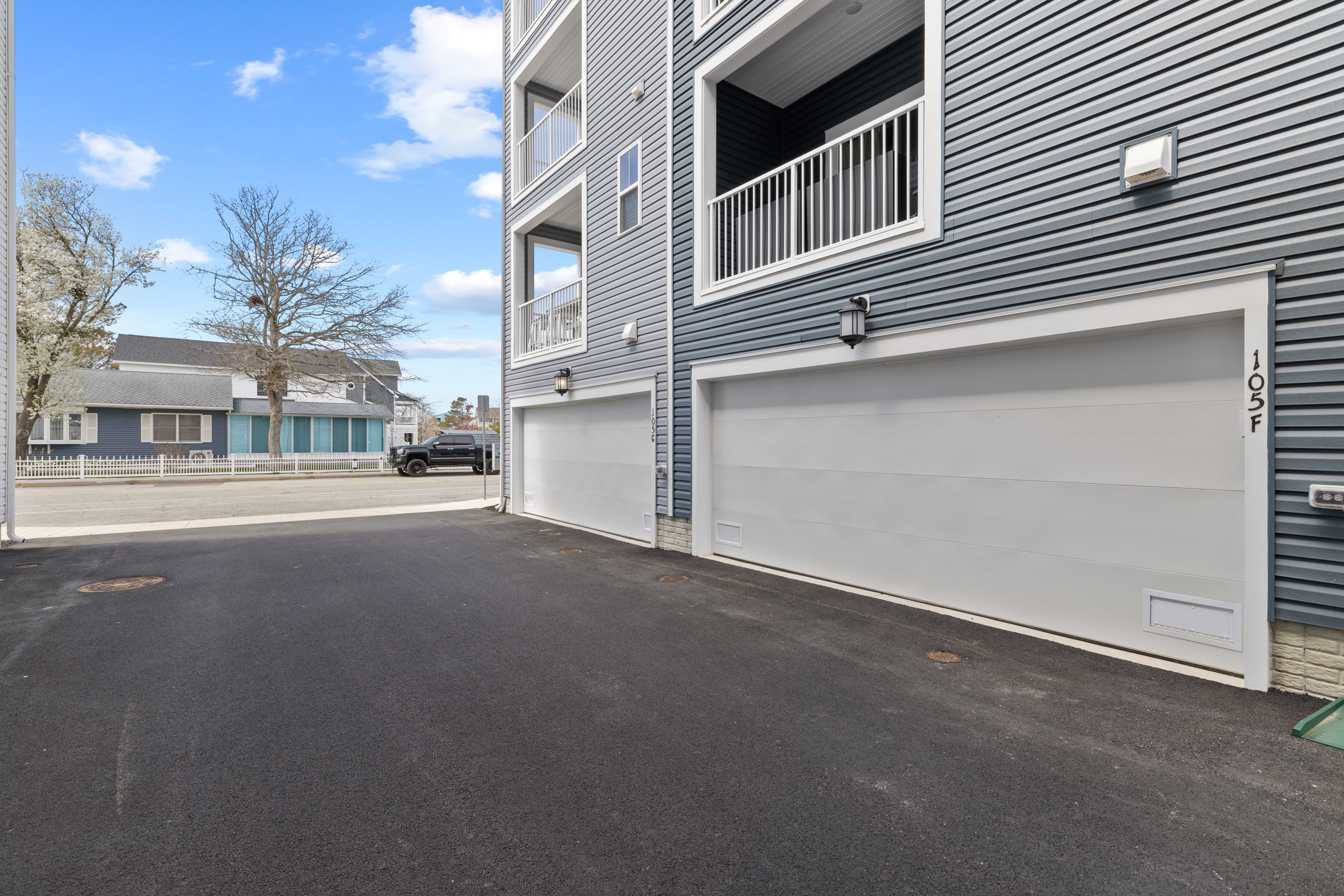 Easy access to the Garage.