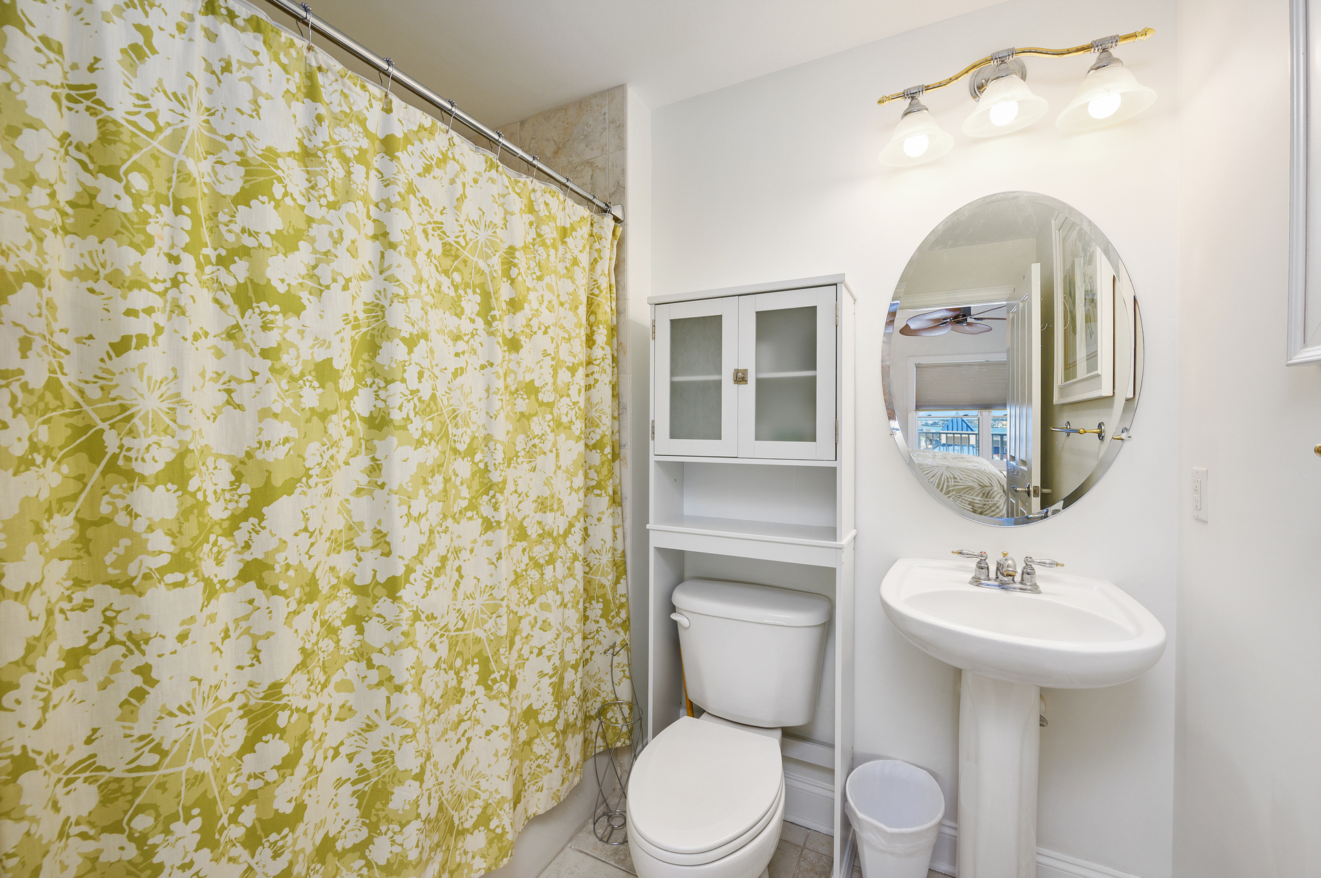 The attached Full bath offers a Shower/Tub Combo