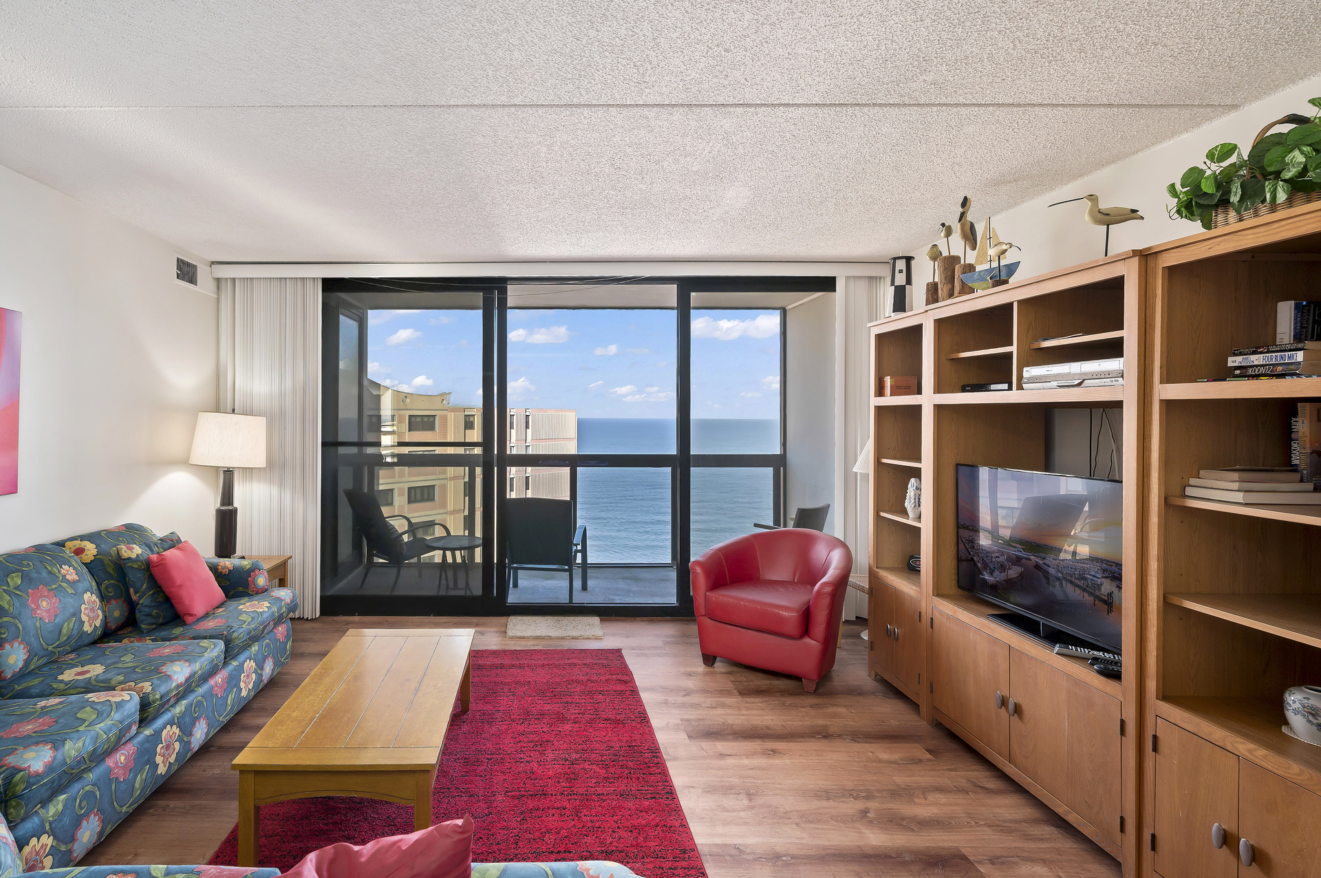 A Beautiful 3 BR Condo in the Heart of OCMD!