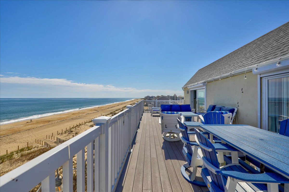 So much outdoor furniture for the entire family.
