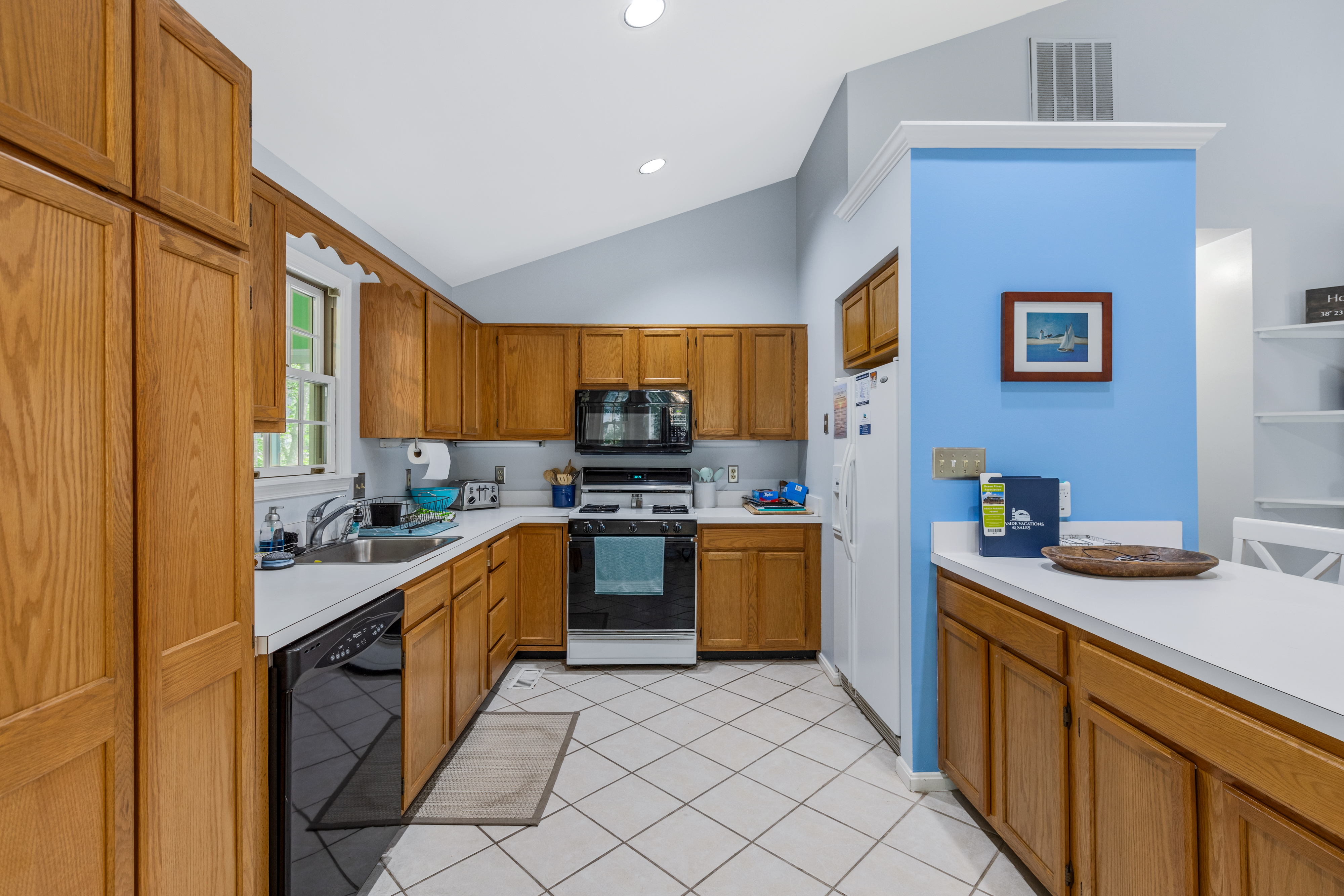 The Chef in your family will love this well-equipped Kitchen!