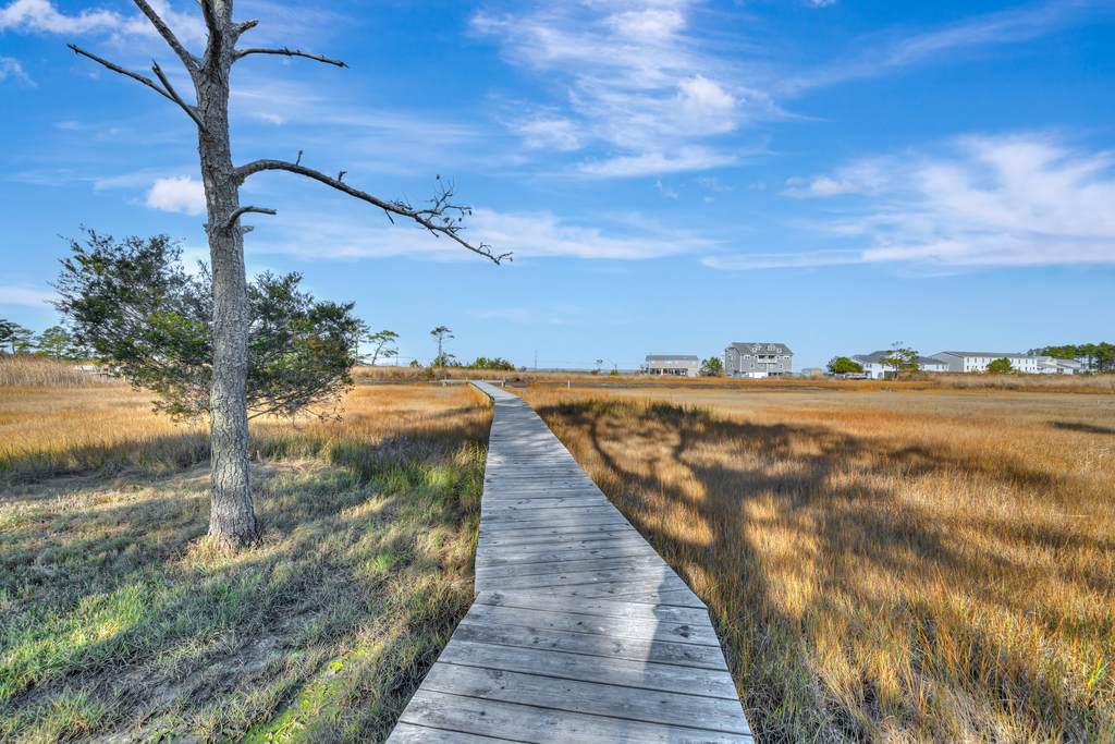 Stroll down the Pier to try your hand at fishing and crabbing, or just take in the majestic views!