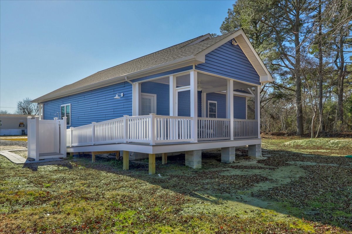 Lily Pad 2 has also has a Ramp to access the house.