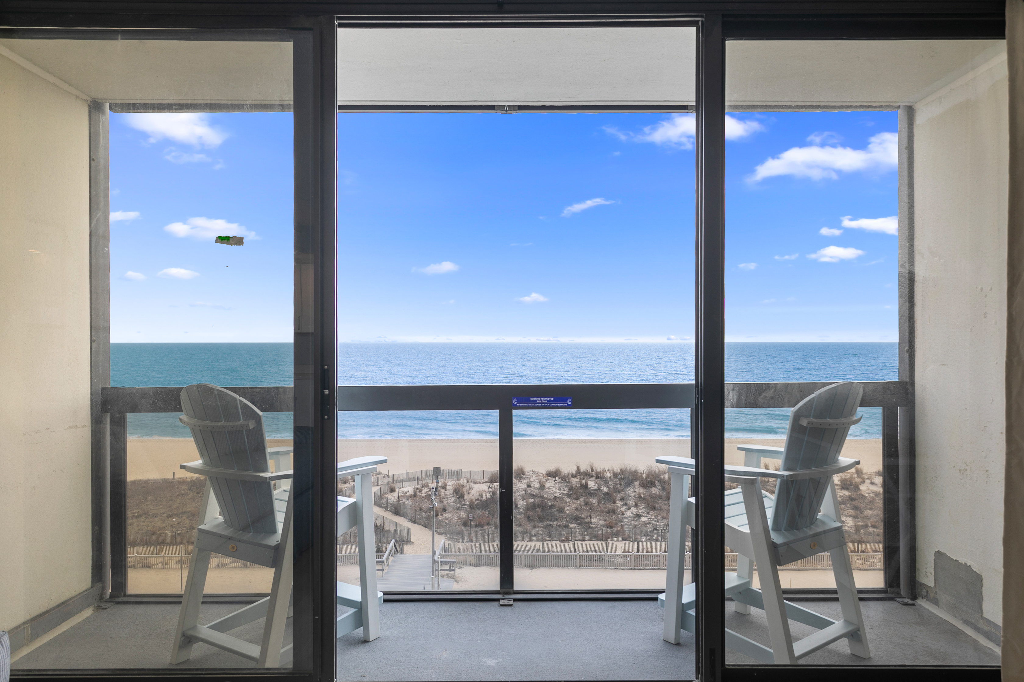 This 1 Bedroom/1 Bath Oceanfront home comfortably sleeps 4!