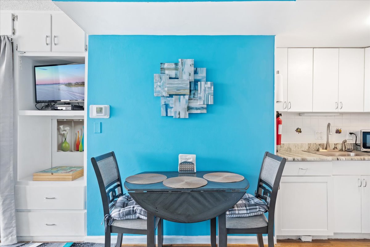 Or grab take out from one of the many nearby amazing restaurants!