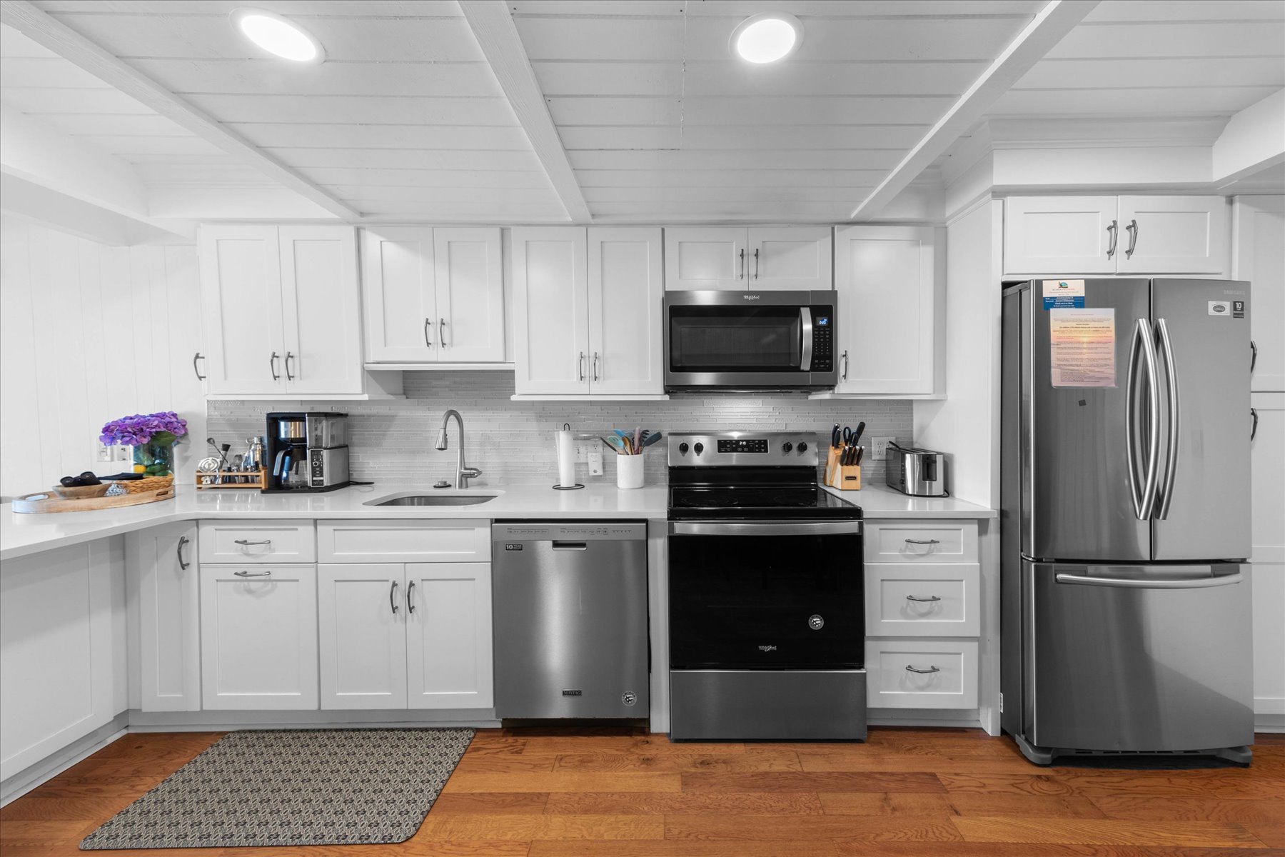 This Kitchen has everything you need!