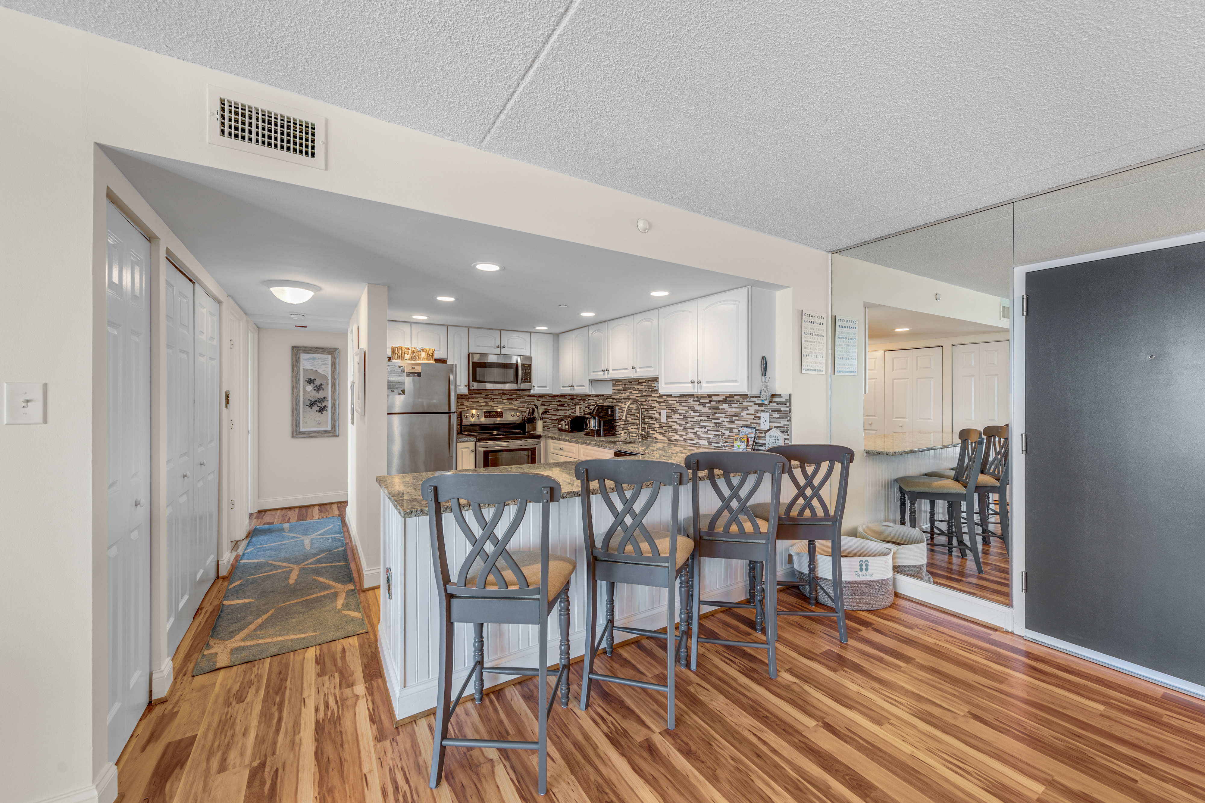 Or grab a quick bite at the Breakfast Bar before hitting the Beach.