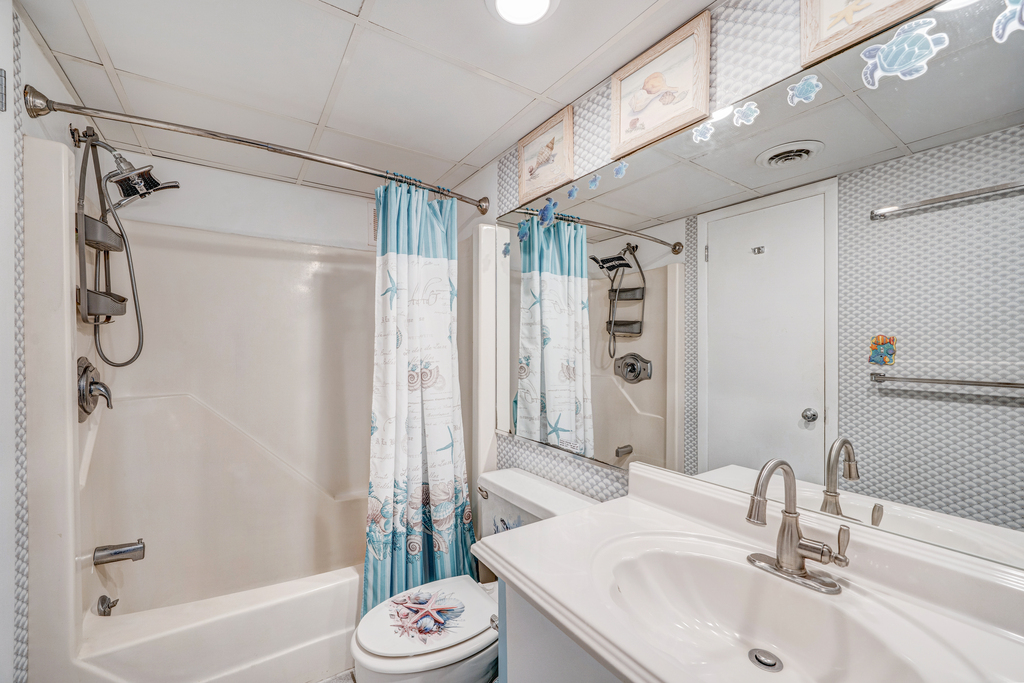 You'll love the Full Bath with Shower/Tub Combo!