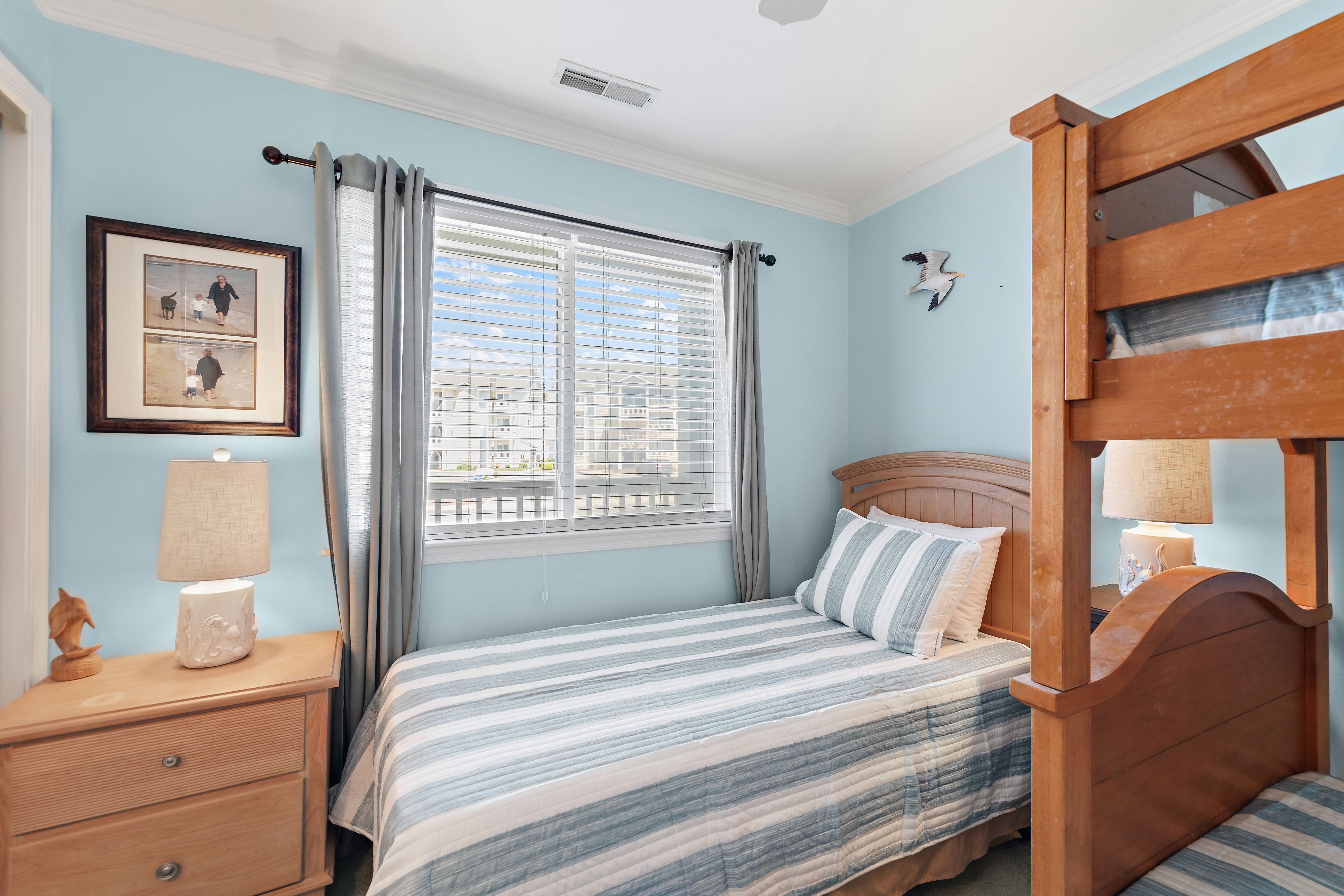 This room will comfortably sleep up to 4!