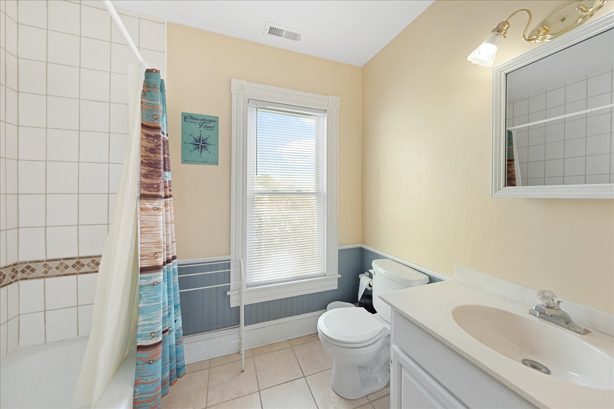 Full Bath 2 is shared and has a Tub/Shower Combo.