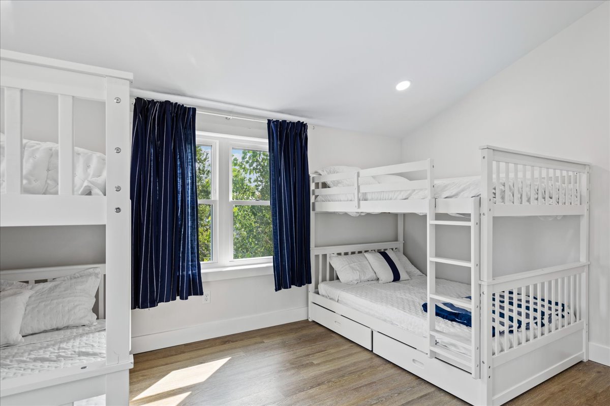 Nautical Navy and Crisp Whites.....