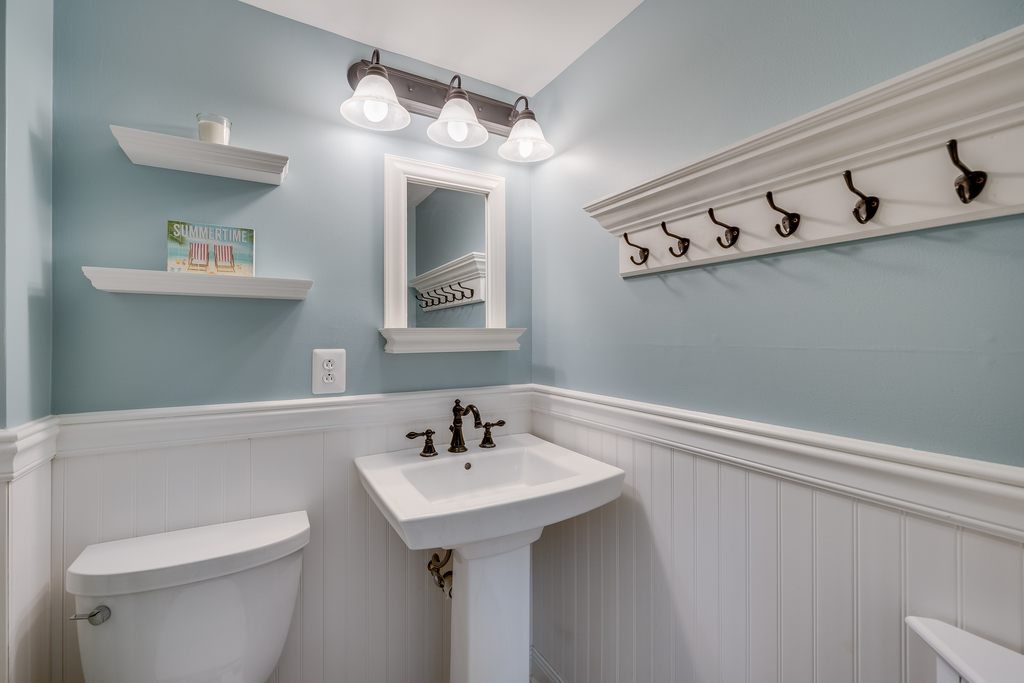 Plenty of Hooks to allow your Beach Attire to dry!