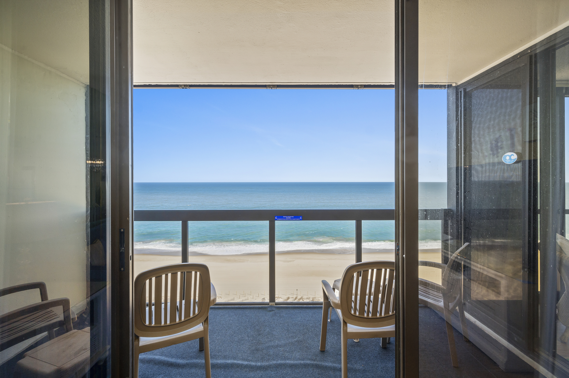Sip your morning coffee while taking in the Sweet & Salty Ocean Breeze!