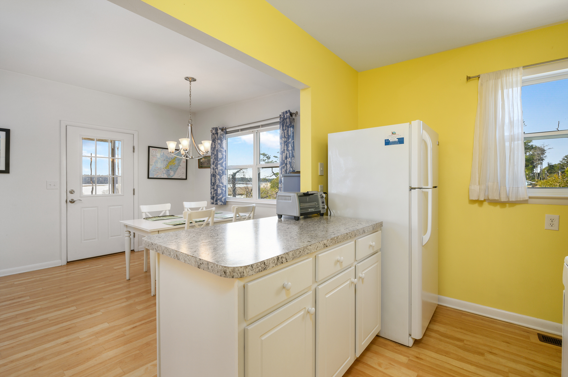 Well Stocked Kitchen (No Dishwasher).