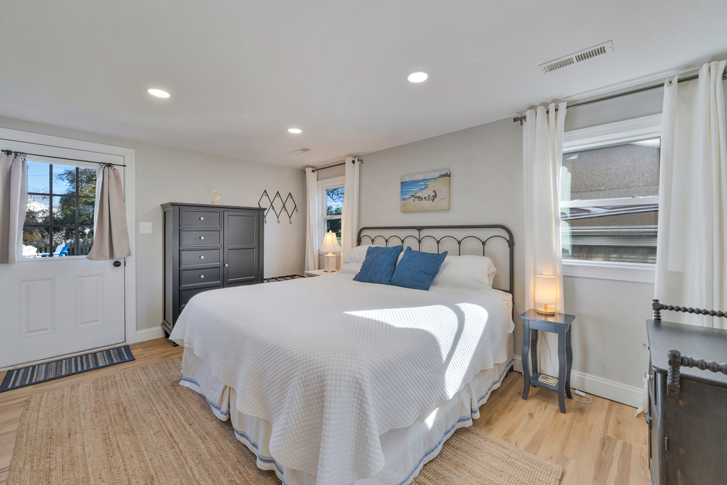 1st Floor Master with King Winkbed Luxury Mattress.