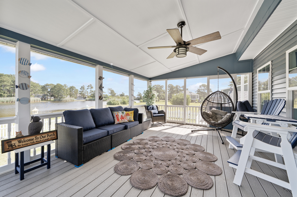 Take in that salty, sweet bay breeze while relaxing on the Porch!