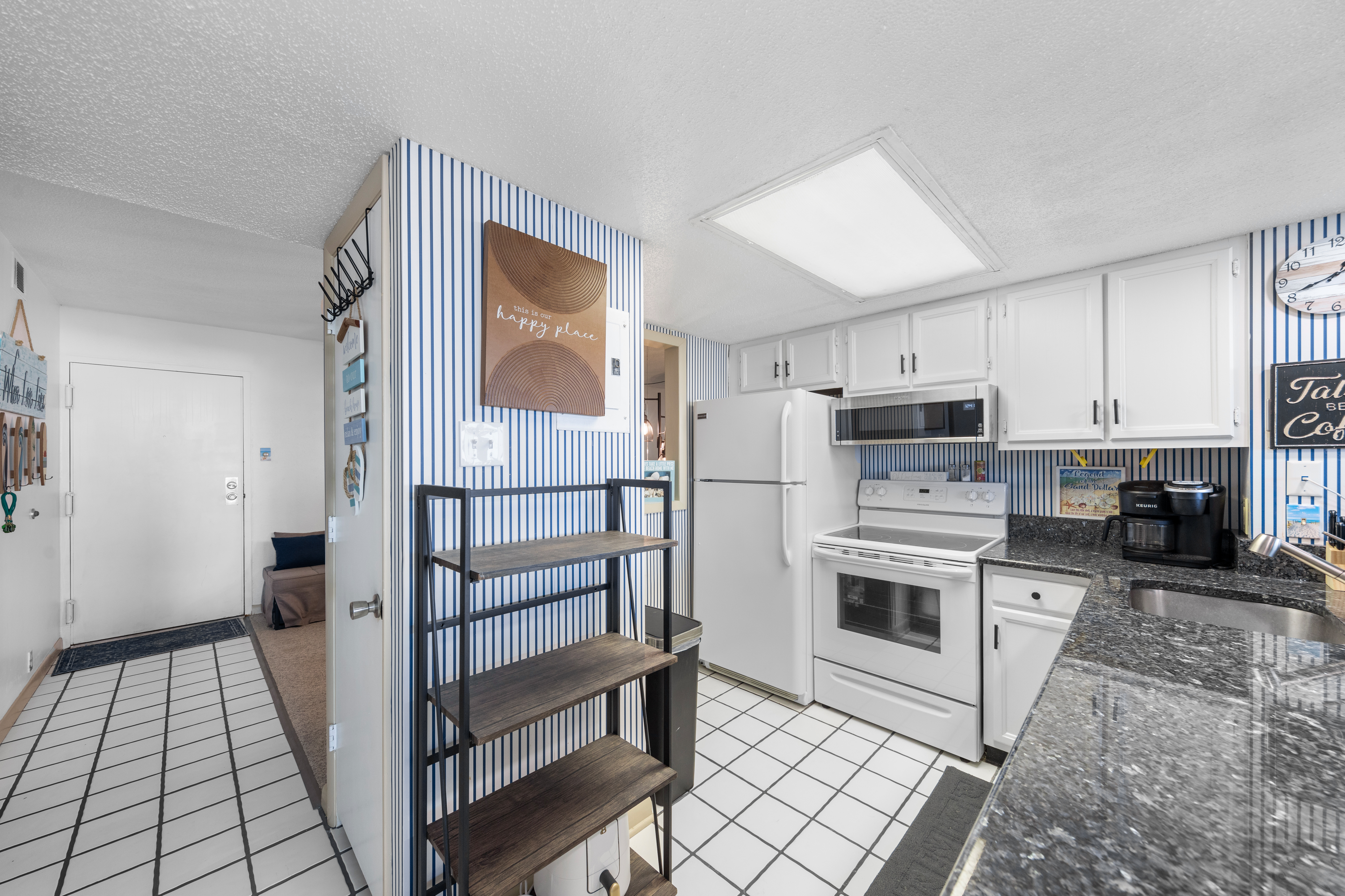 With all the luxuries of home, Sea Watch 306 is sure to help all your worries melt away.