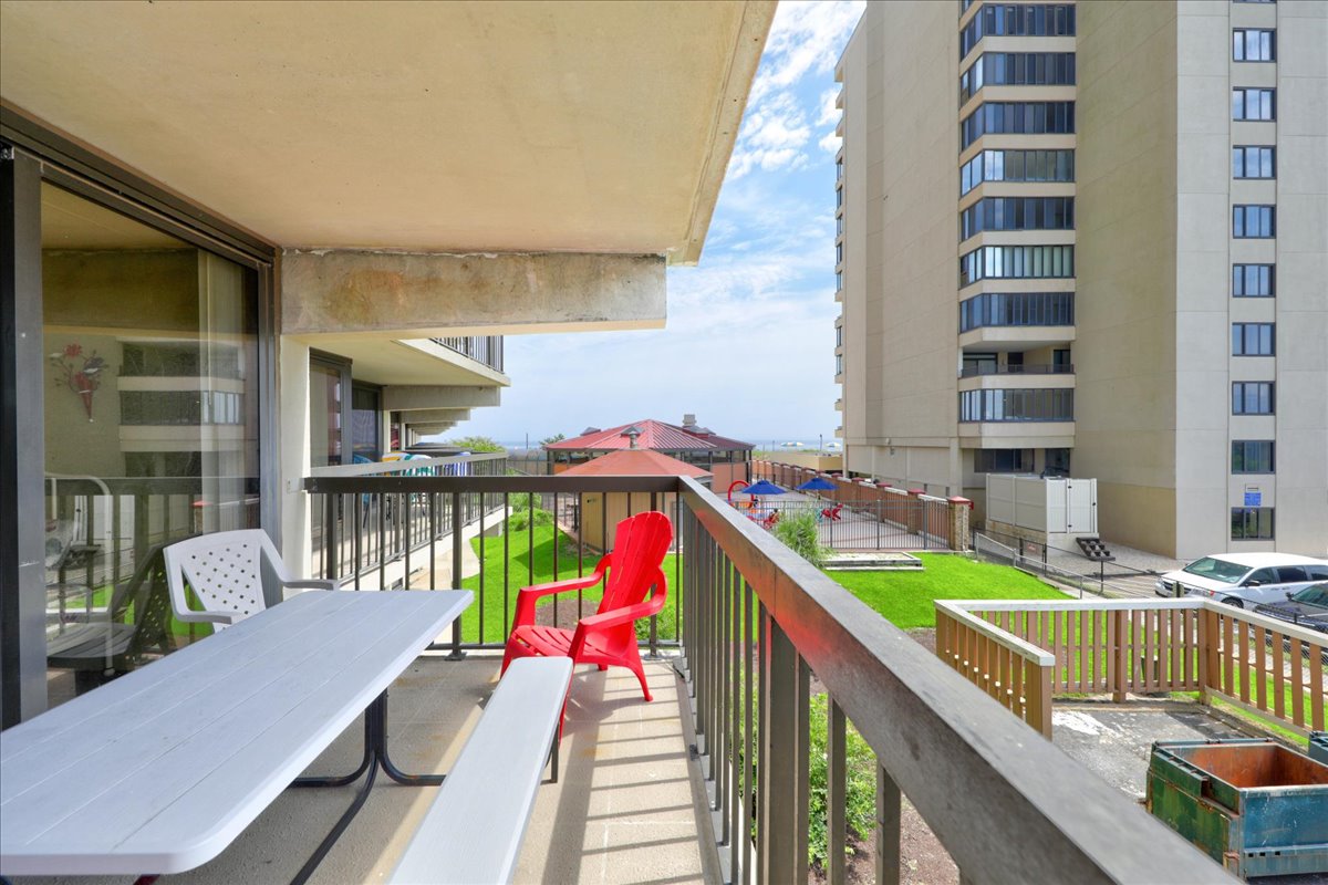 Relax and Enjoy all the Amenities Sea Watch has to offer!