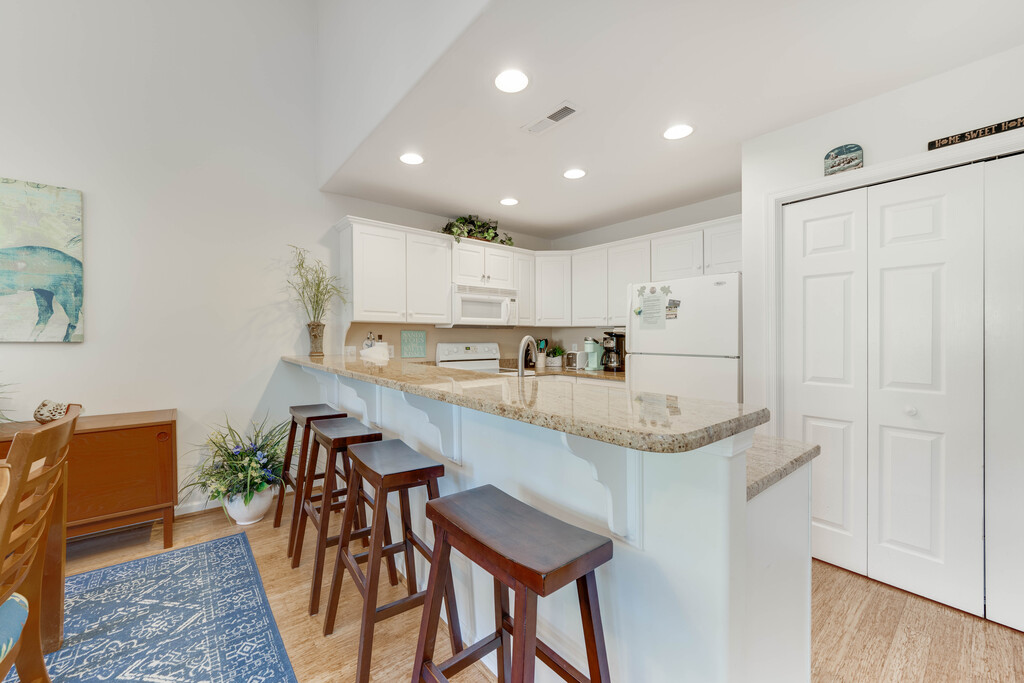 Grab a quick bite at the Breakfast Bar before hitting the Beach.