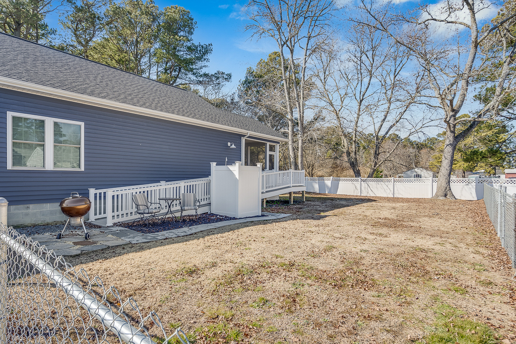 Lily Pad 2 now has a Fenced In Yard!