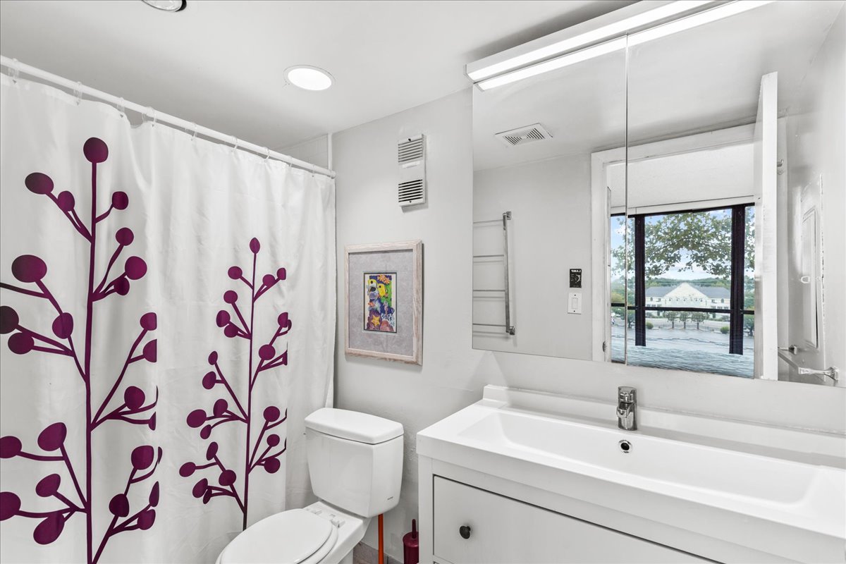 The Private Bath offers a Shower/Tub Combo.