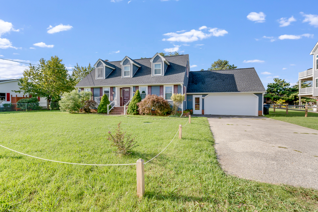 Plenty of parking for vehicles and water toys.
