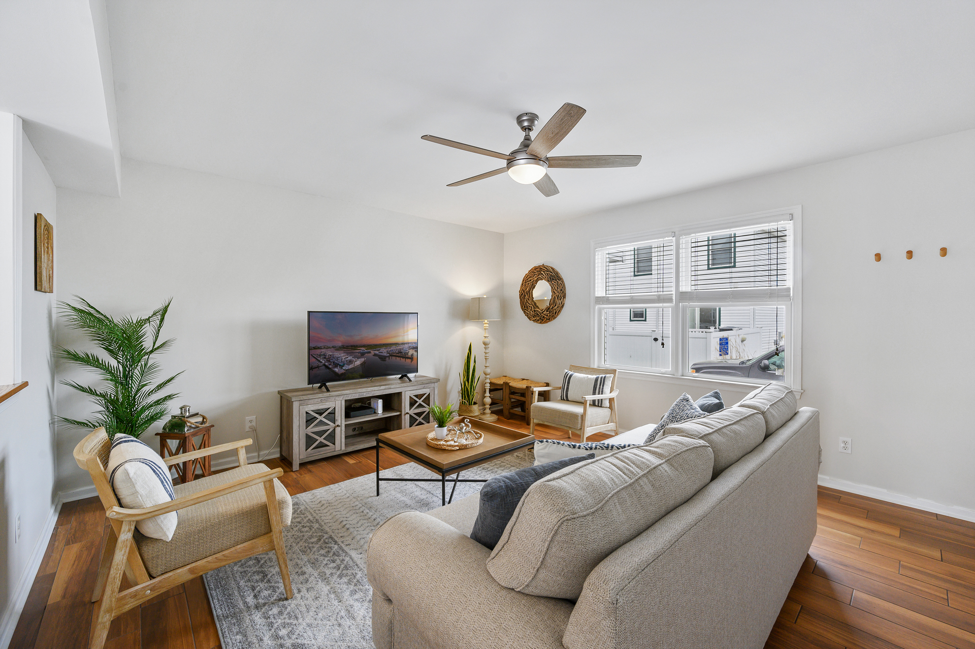 Relax and enjoy the AC and Free Wifi in the beautiful Living Room