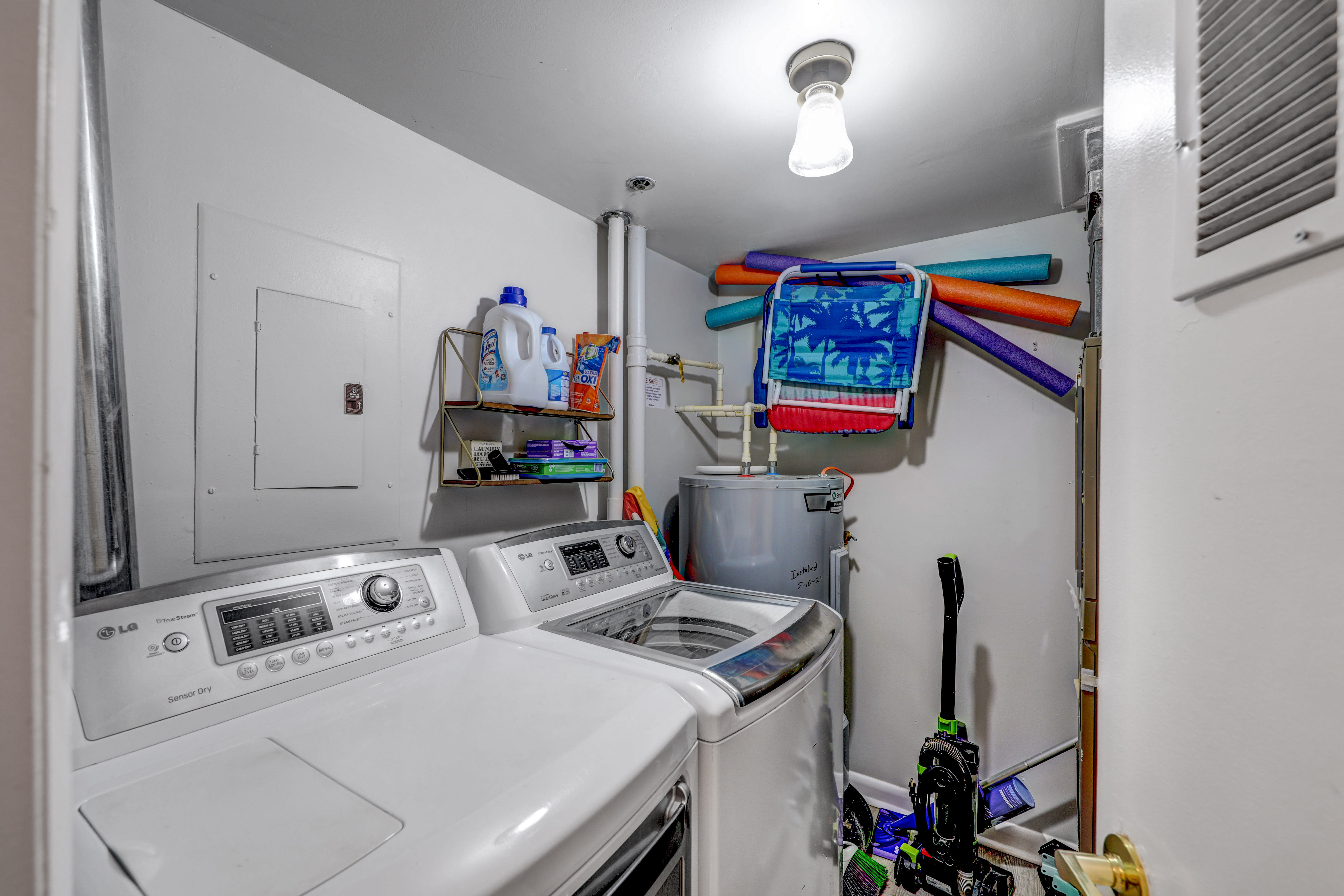 Full Size Washer & Dryer for your convenience!