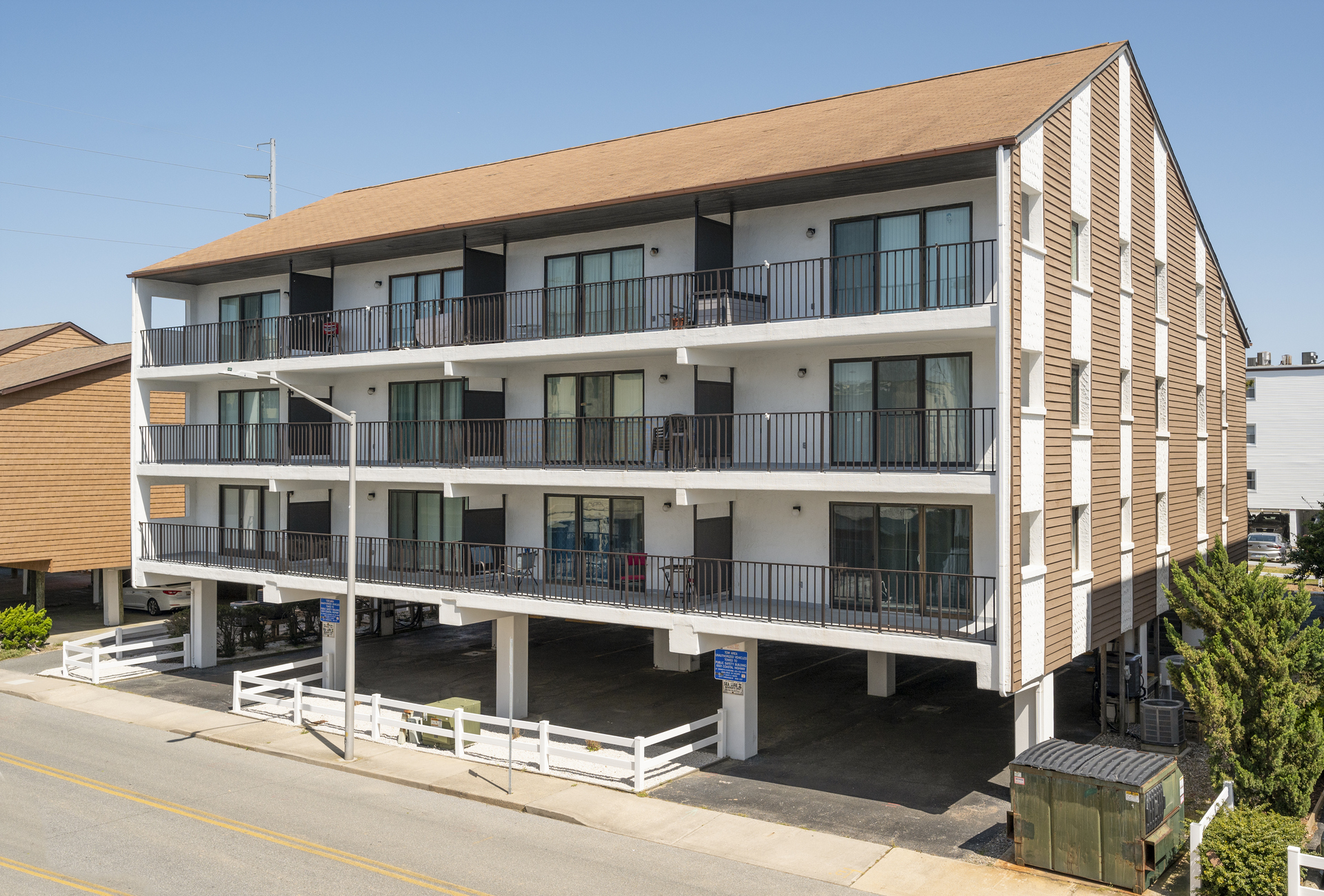 Wind down and enjoy your family vacation at the beautiful Sea Lure 102!